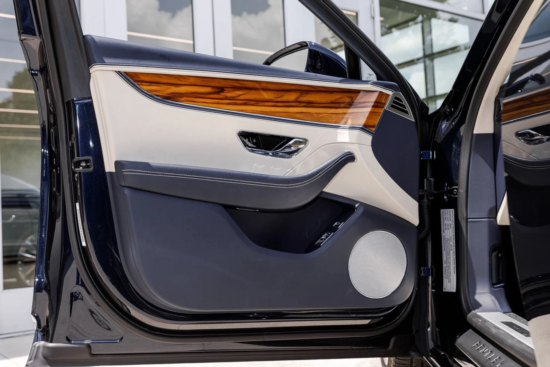 mph031_4062627317_cc177133be1047c5725b42fbb355daecx_33781e435e