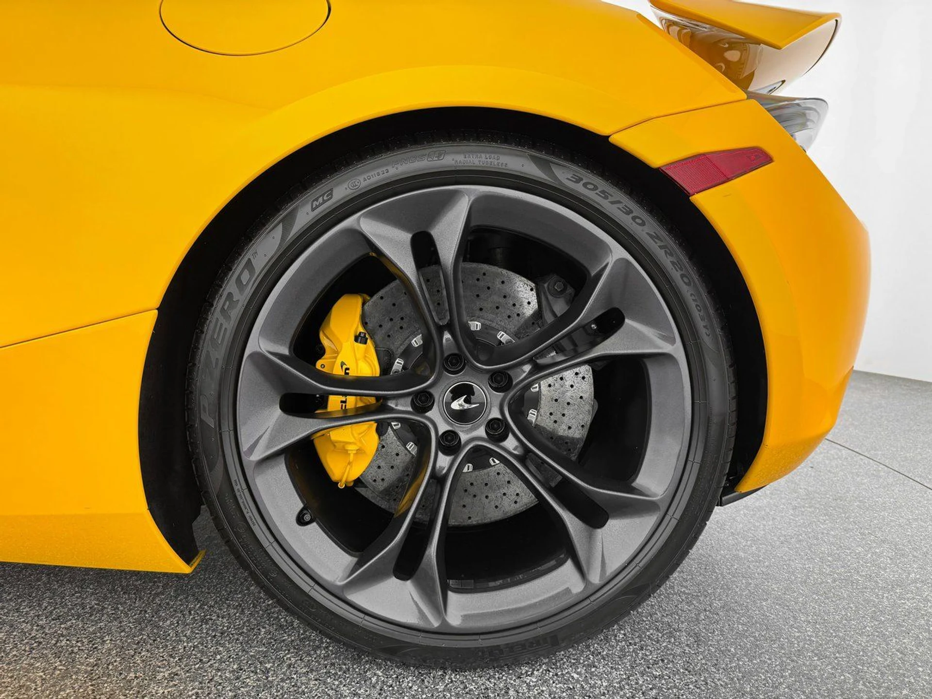 mph031_4074469360_e4cb6478b363e430645db96a5f0cce41x_da0e56e82d