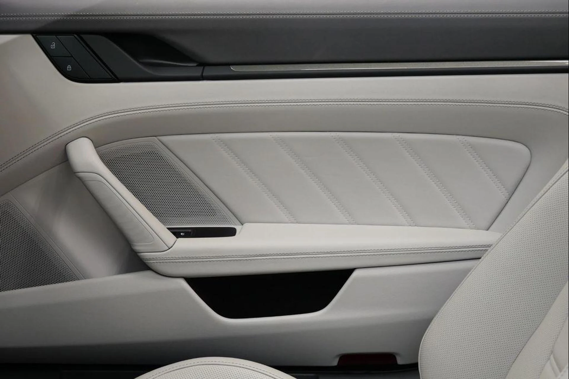 mph031_4080669978_W_Jf01_Ykthqq_Vyhuu_ME_Nsmy_P_Lvx_A_334f338607