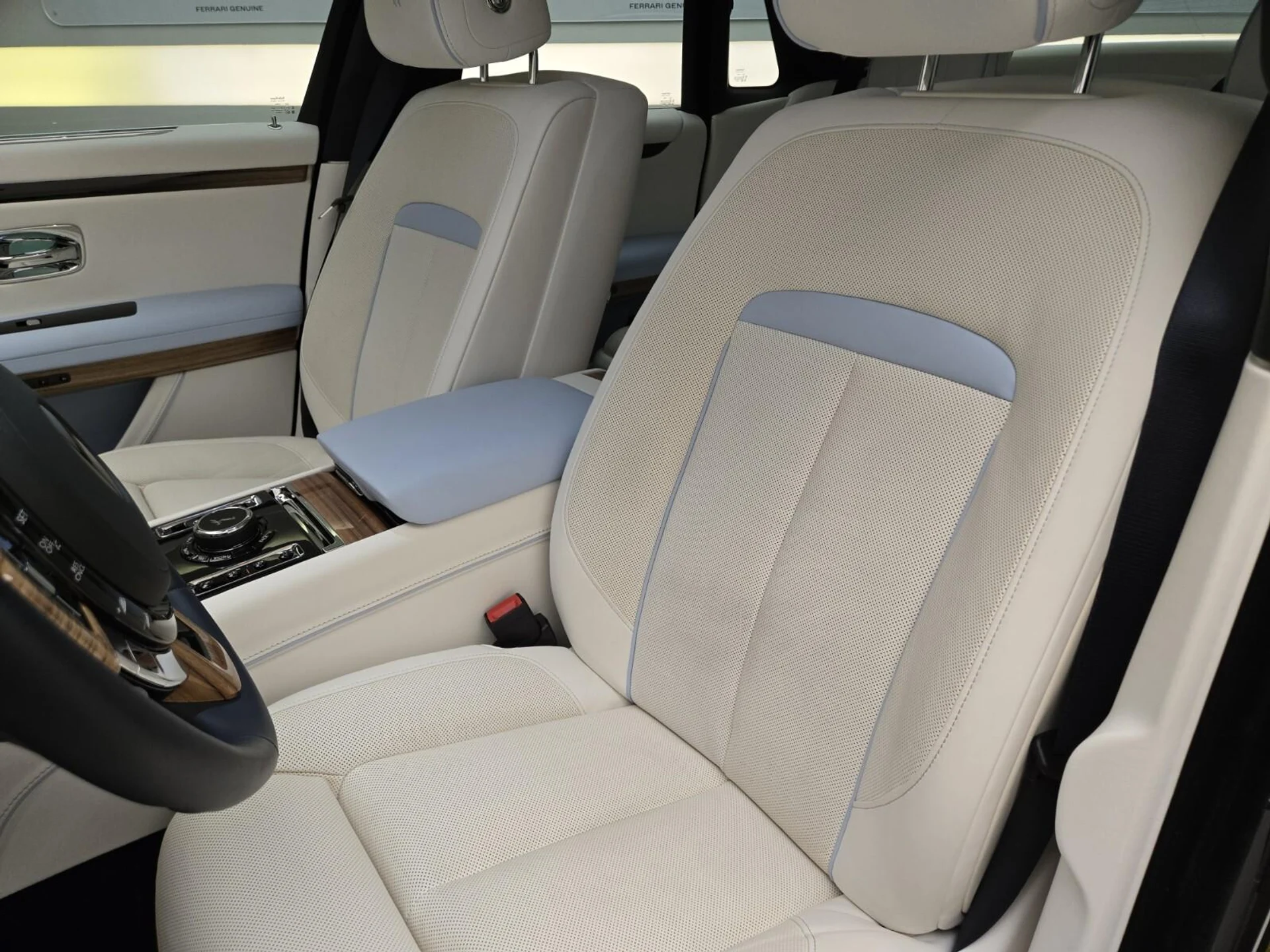 mph031_4085648897_Used_2025_Rolls_Royce_Ghost_1769583069_6931bd6b68