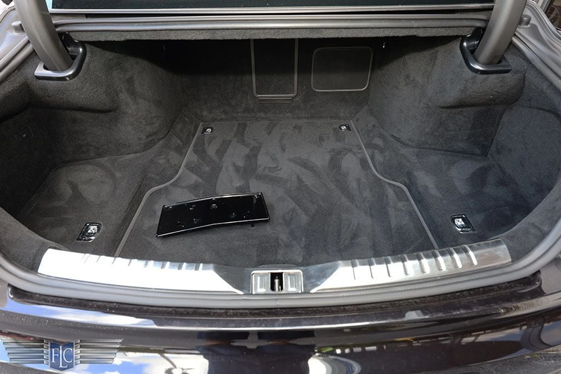 mph031_4095217926_used_2022_bentley_flying_spur_mullinerv8sedan_6305_22929315_32_1024_dd2344a660