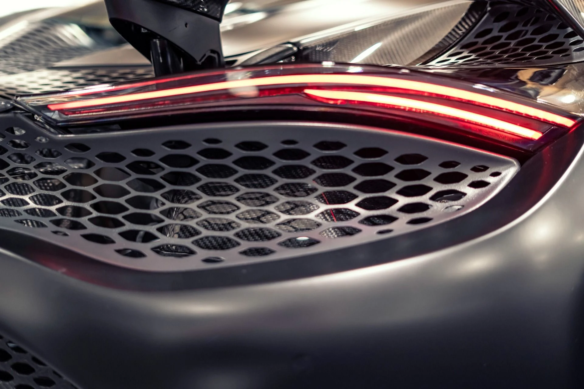 mph031_4103139955_Used_2021_Mc_Laren_765_LT_568000_MSRP_Chicane_Grey_Carbon_Roof_Scoop_1779213543_9e6f6c7c64