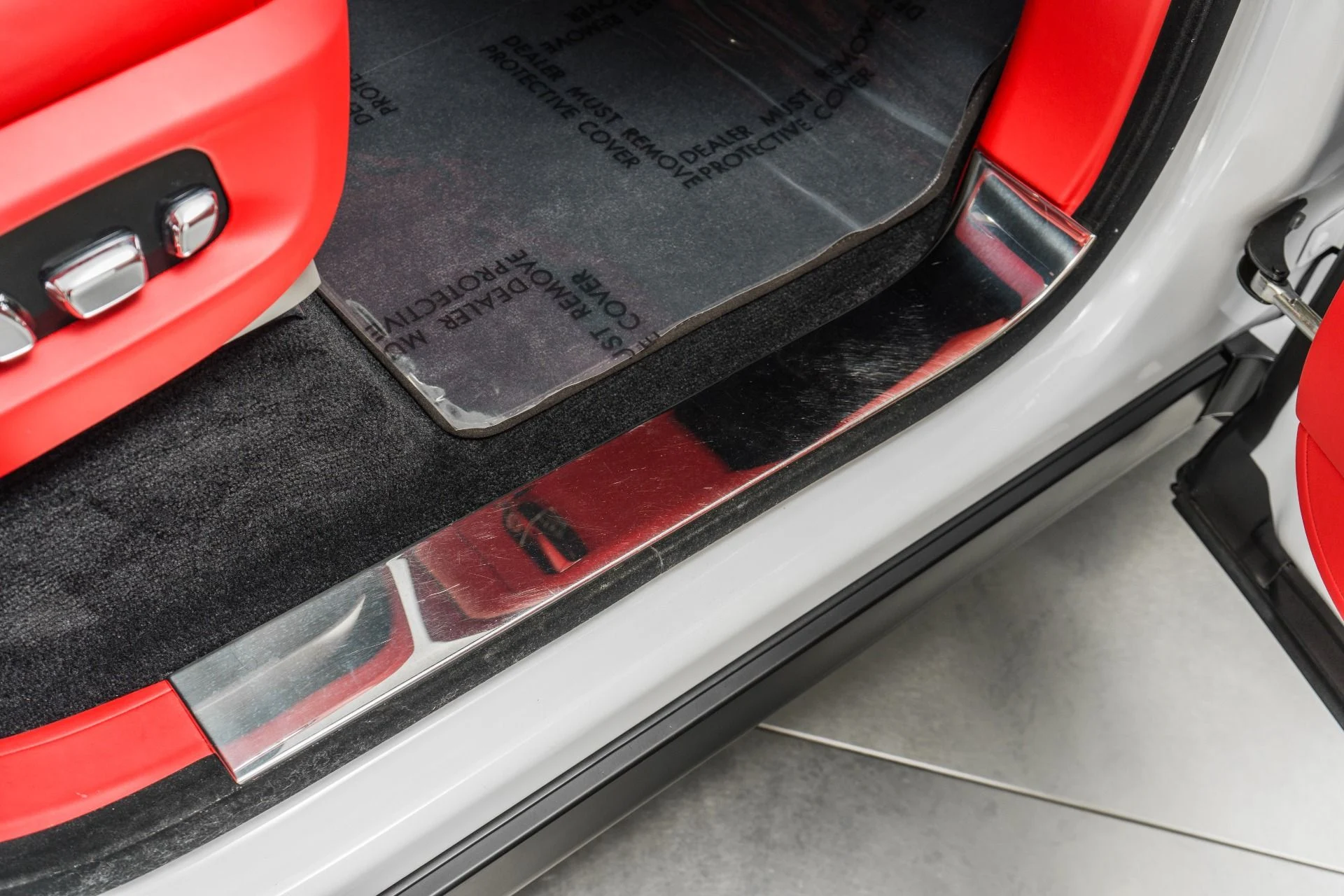 mph031_4111799029_Used_2024_Rolls_Royce_Cullinan_Shooting_Star_Headliner_Picnic_Tables_Low_Miles_1772230993_a1187d37e2