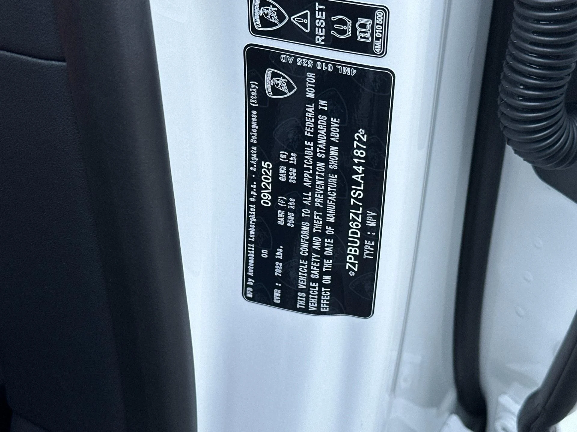 mph031_412577477_New_2025_Lamborghini_Urus_SE_1766589022_e67acca8af