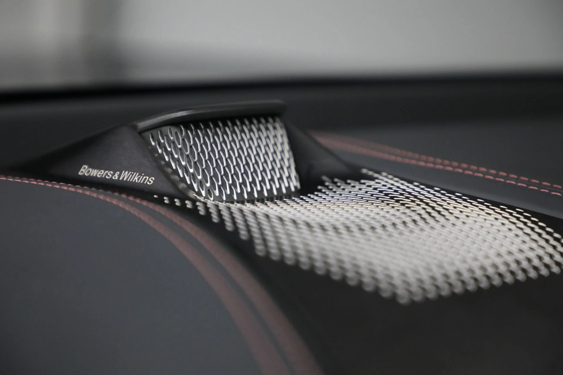 mph031_412777803_New_2025_Aston_Martin_DBX_707_7ae20d17ed