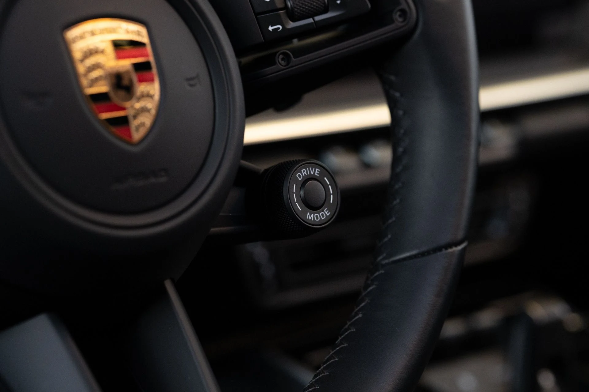 mph031_4148924450_Used_2024_Porsche_911_Turbo_1762281596_3420279291