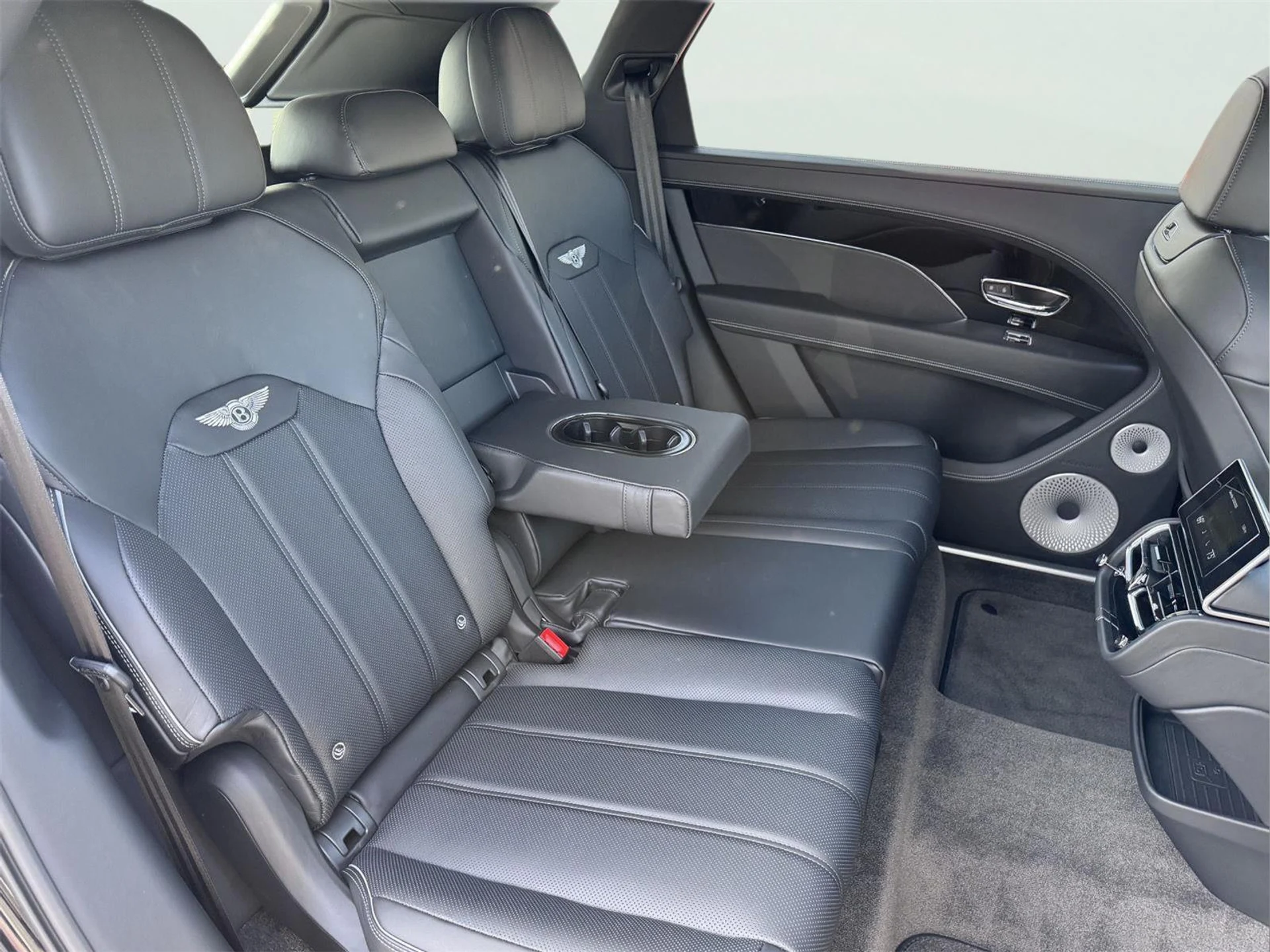 mph031_4157077502_aa46acfeba615cae675800417da1b382_2d244bca6d