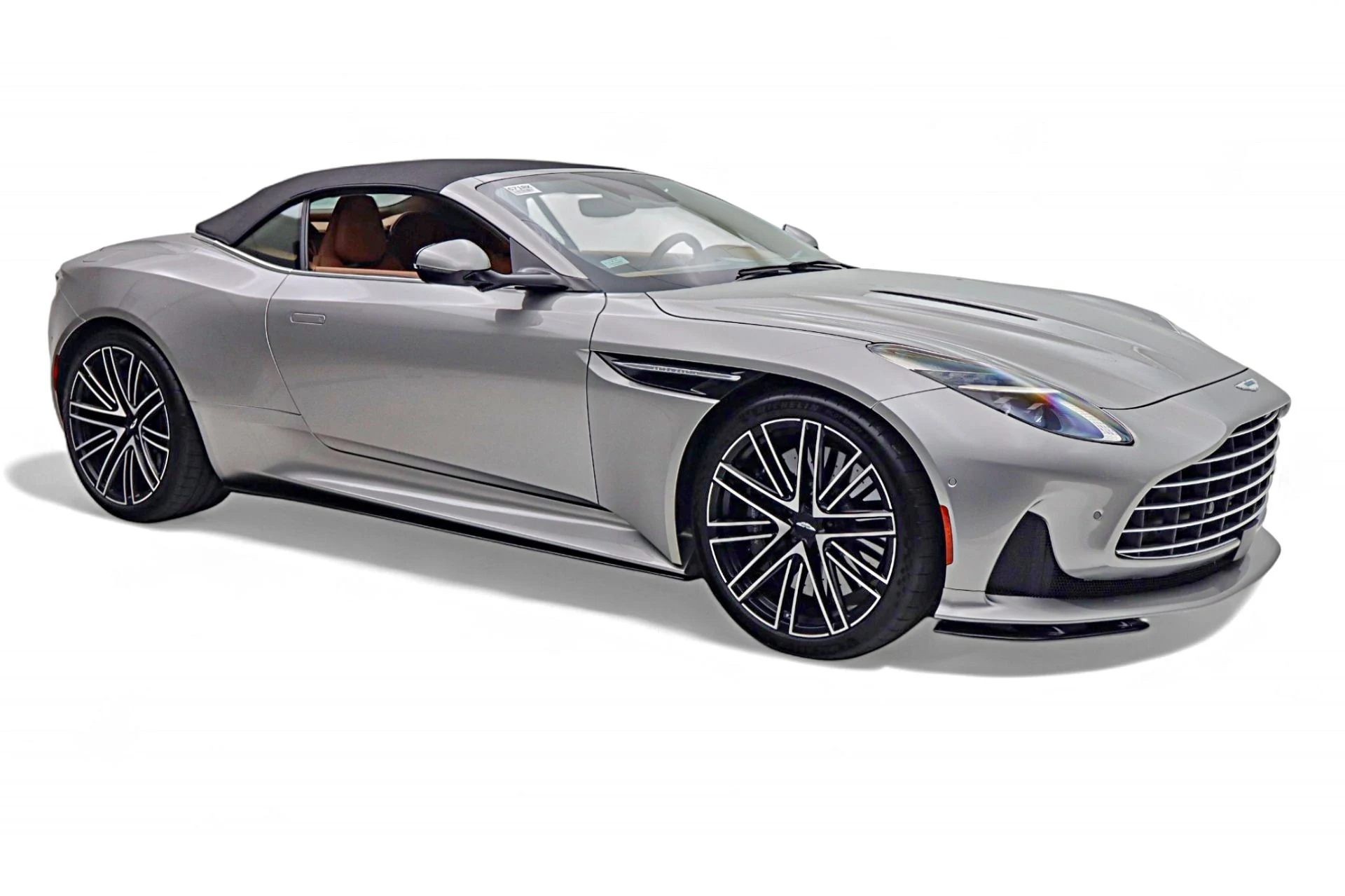 mph031_4166938714_Used_2024_Aston_Martin_DB_12_Volante_000a0751f8