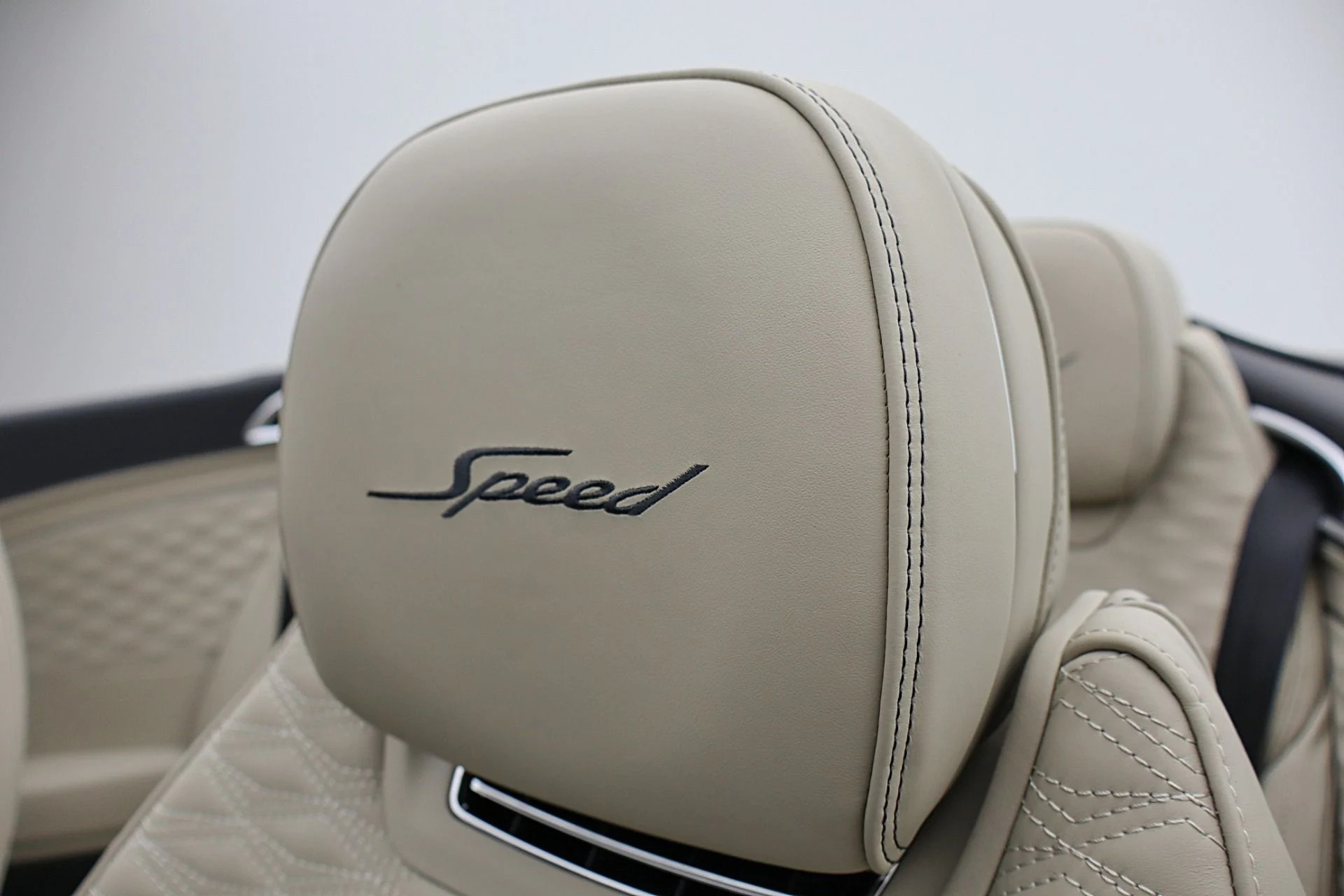 mph031_4190007992_New_2026_Bentley_Continental_GTC_Speed_da9d91f692