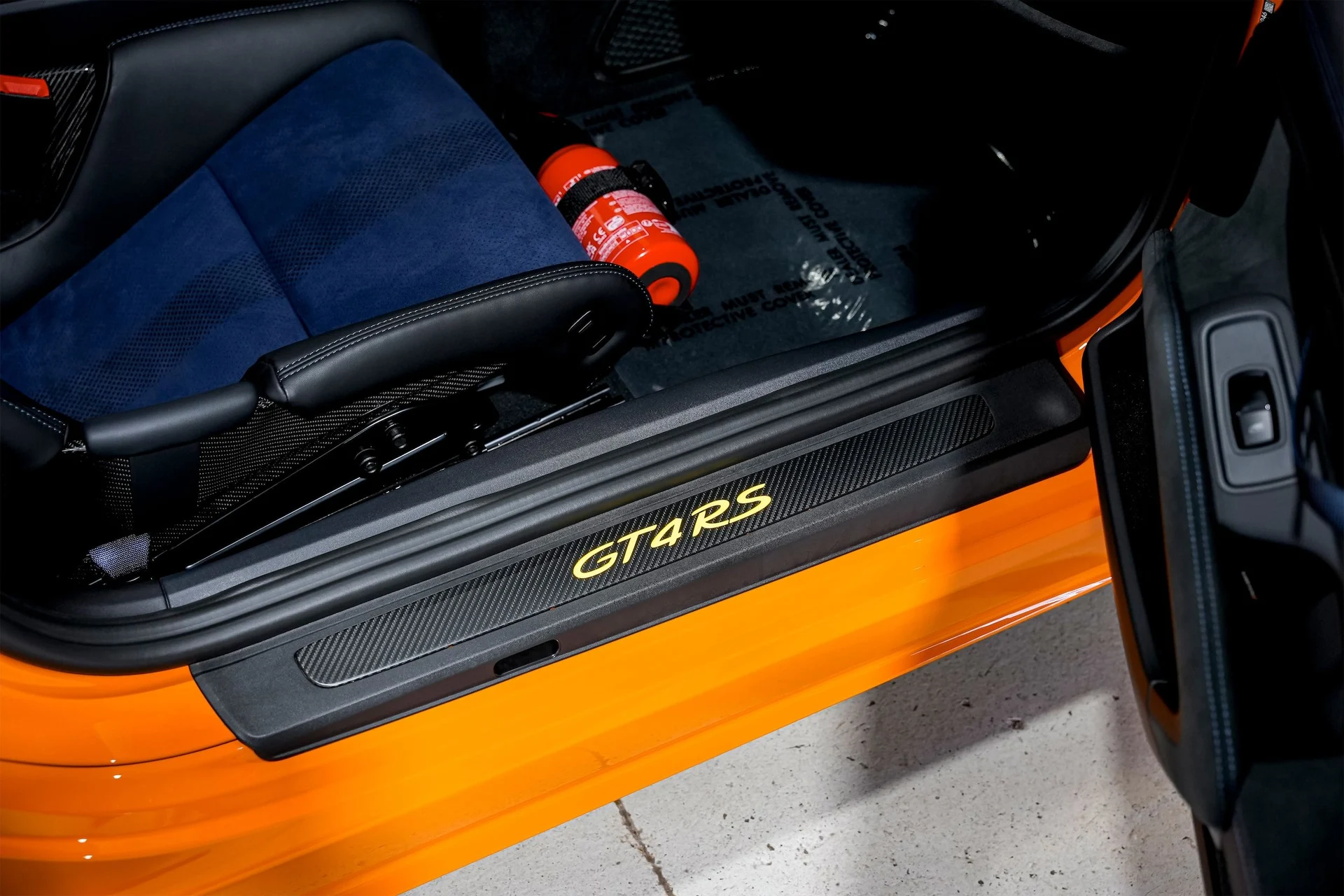 mph031_4192845380_1a7bb1f6f3531b78e952858024b98e0cx_f5d484ac49