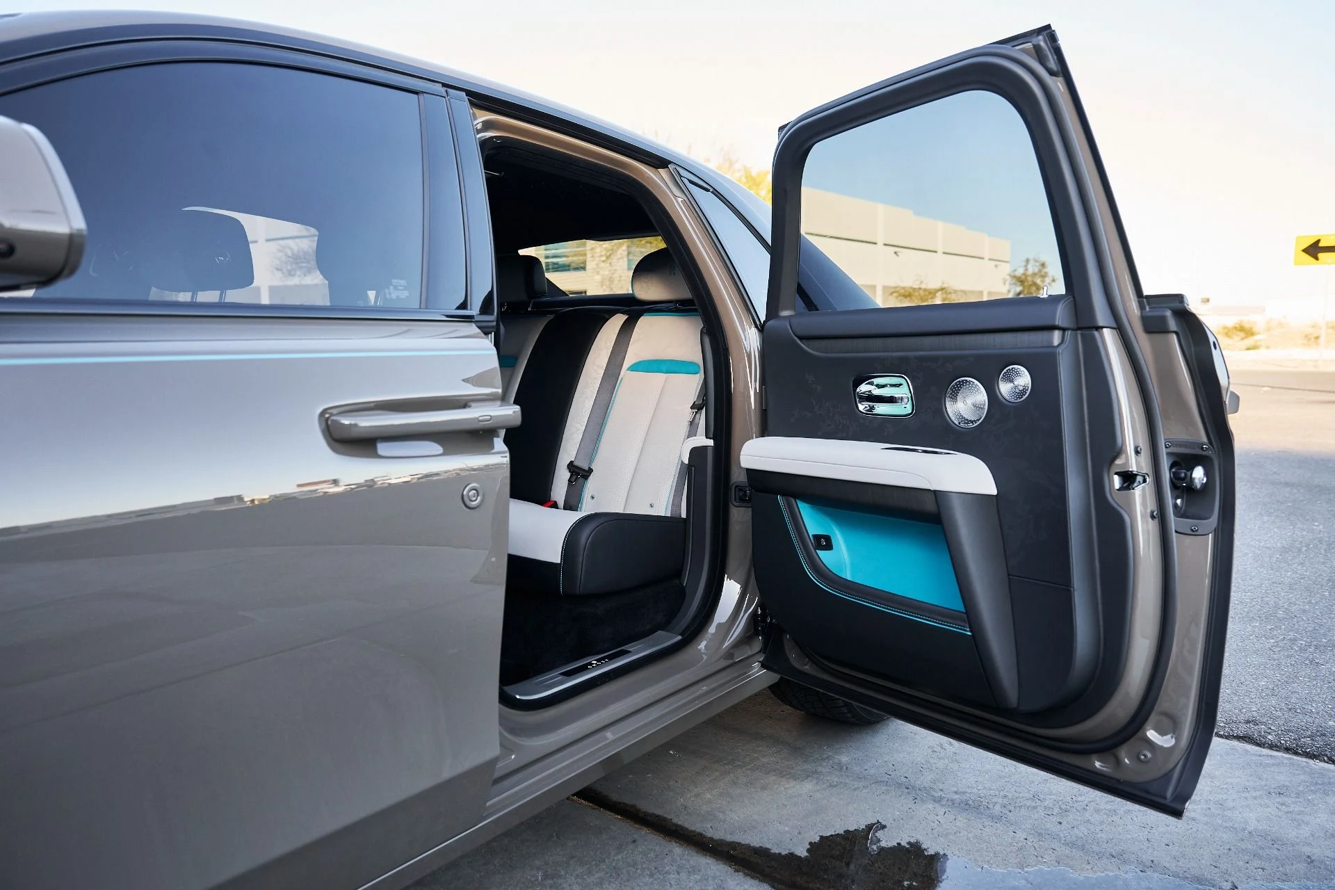 mph031_4197934195_Used_2025_Rolls_Royce_Ghost_Base_1770087428_54cdbf2356