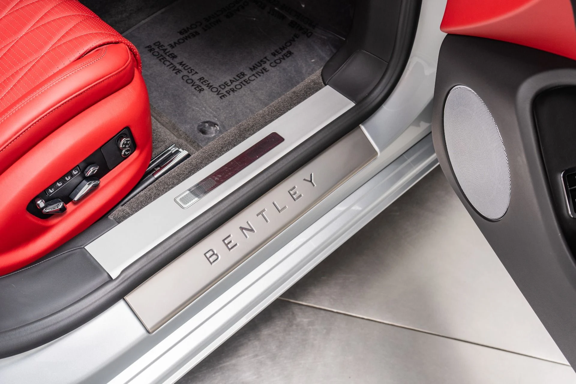 mph031_4201058292_Used_2022_Bentley_Flying_Spur_V8_Great_Colors_Engine_Turned_Veneers_Mulliner_Package_1773426233_2f8dd7c090