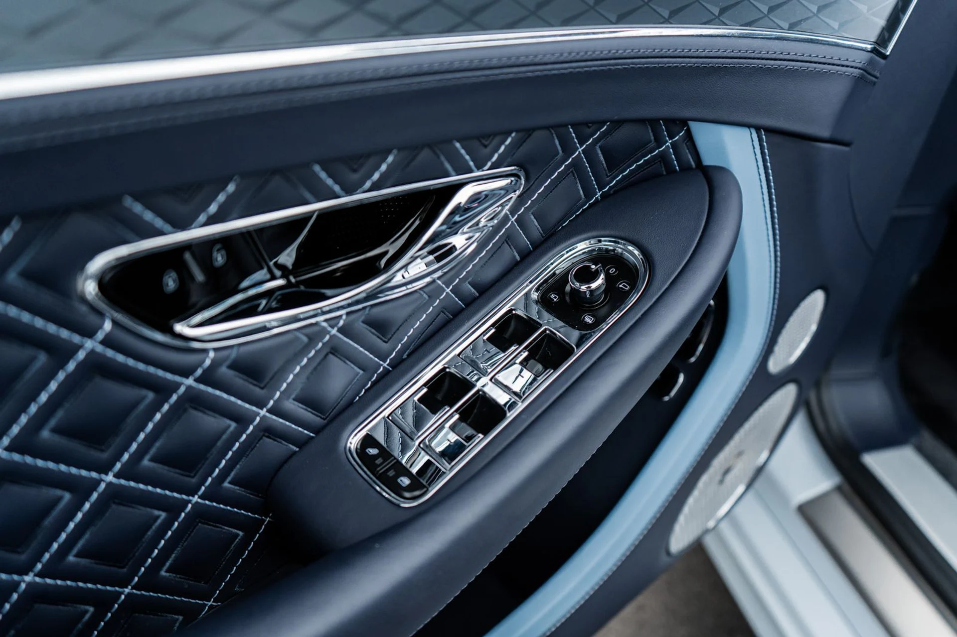 mph031_4204476003_5dbbb119_d161_4443_8674_1503d2483044_5d55678a00