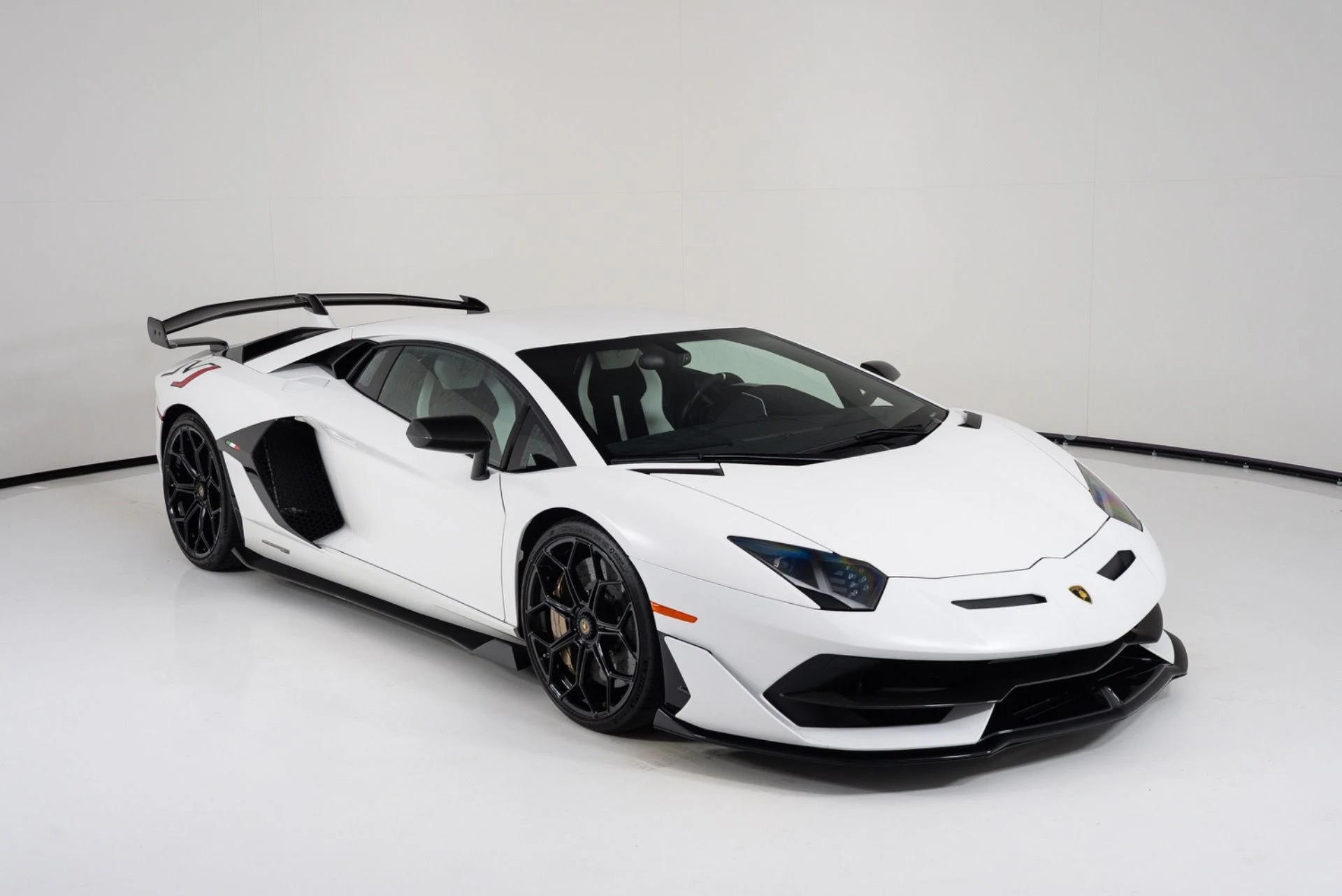mph031_4205094229_Used_2019_Lamborghini_Aventador_SVJ_1782851543_737cd65424