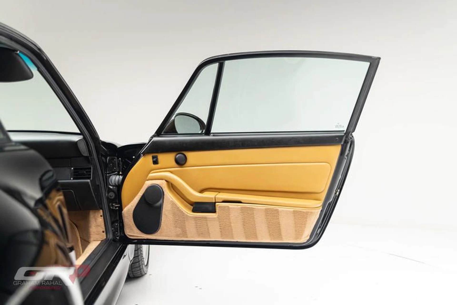 mph031_4209371109_C7_F66_BAE_4765_4545_9_C29_D57_D6_EA_10_E37_e9eb5214bb