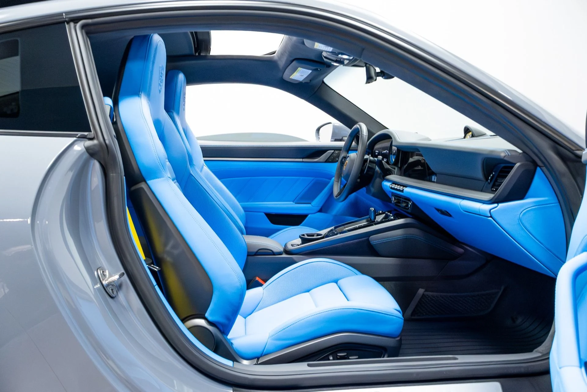 mph031_4214145738_Used_2024_Porsche_911_1782576081_7522fc0c0e