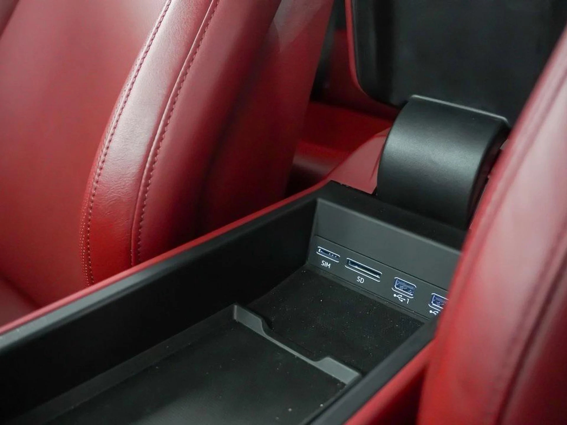 mph031_4216877618_e_Ch_Tn_Cwnk2hwh_Up_TH_Us_S49t_J7_TM_a8082c432d