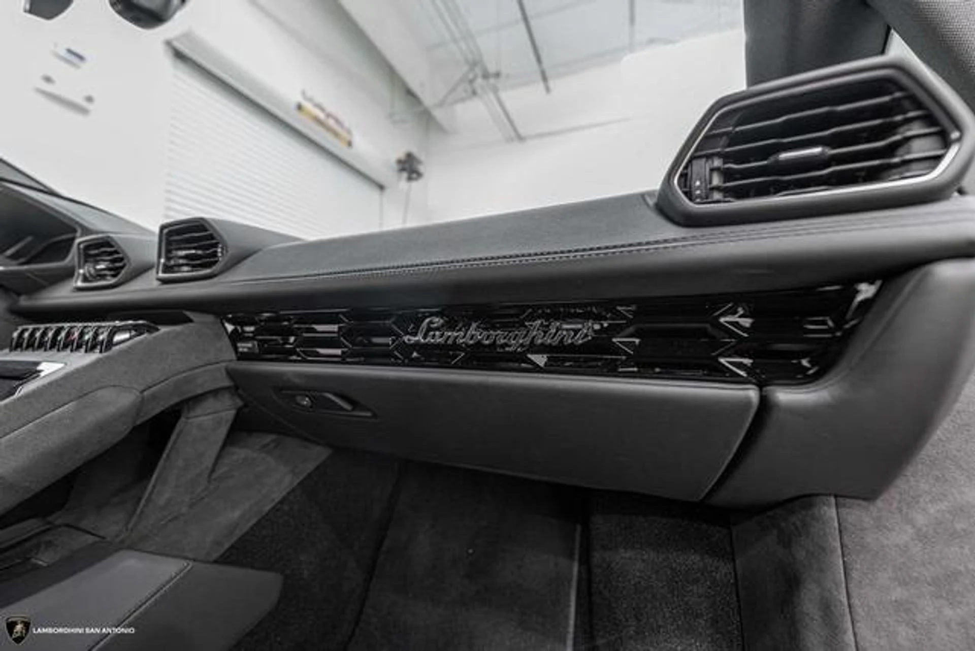 mph031_4231608358_X_0_D5rz6_Iu4_Tc_Yi9_G_Ct_A_Lyv0mo_21a015335a