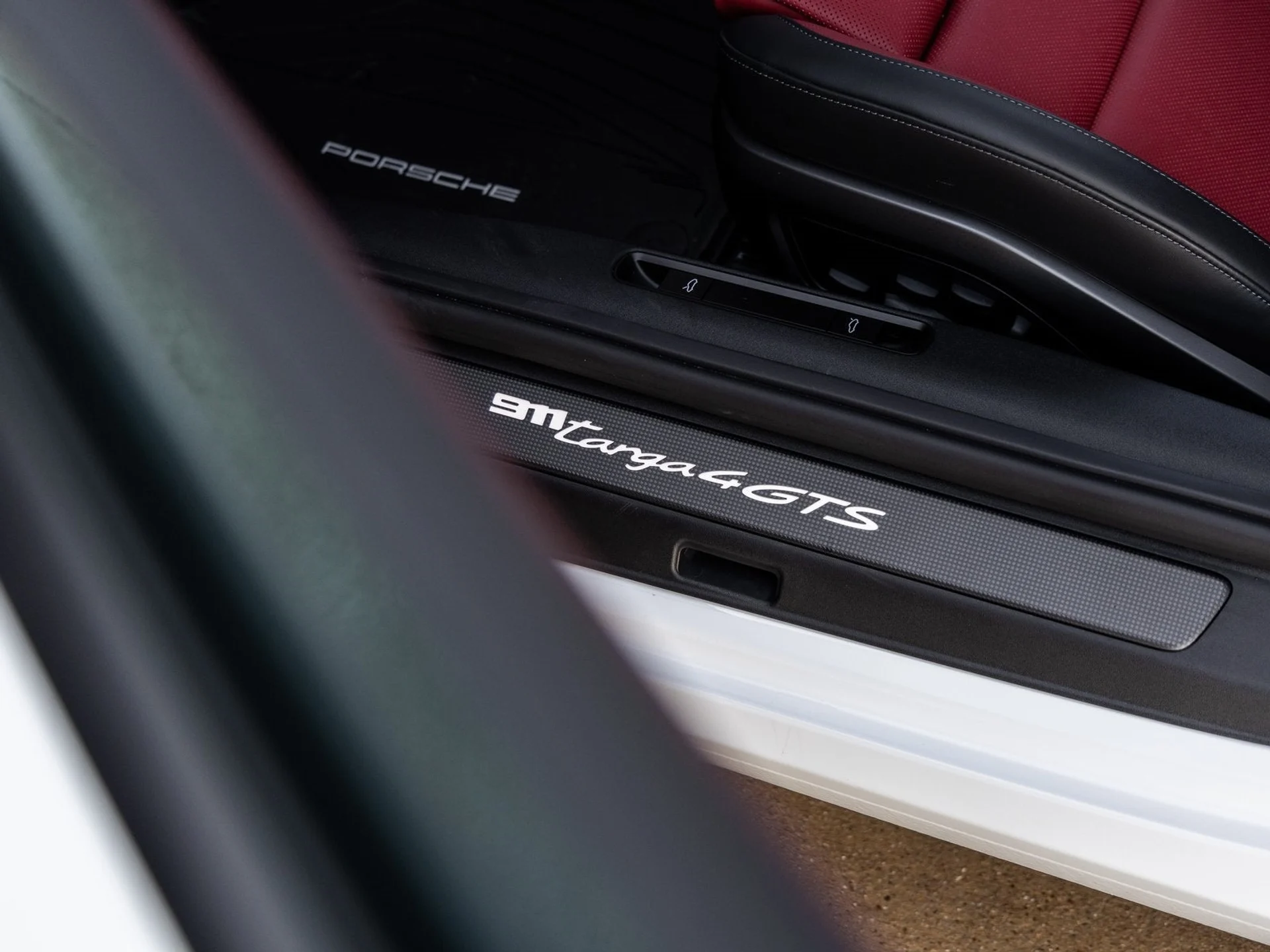 mph031_423678038_32_39fd8e329a