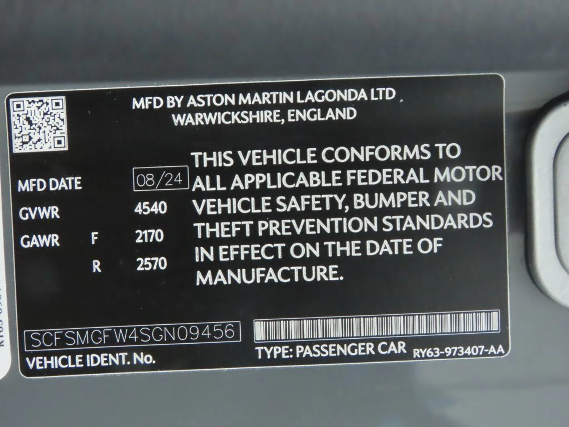 mph031_4241424385_used_2025_aston_martin_vantage_coupe_8119_22951526_32_1024_7af5f081e3