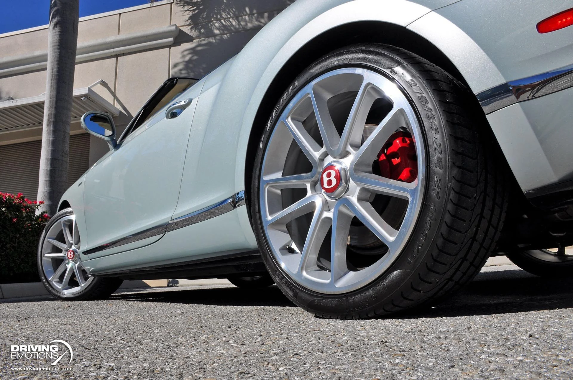 mph031_4246366063_886_p32_l_e654db61d1