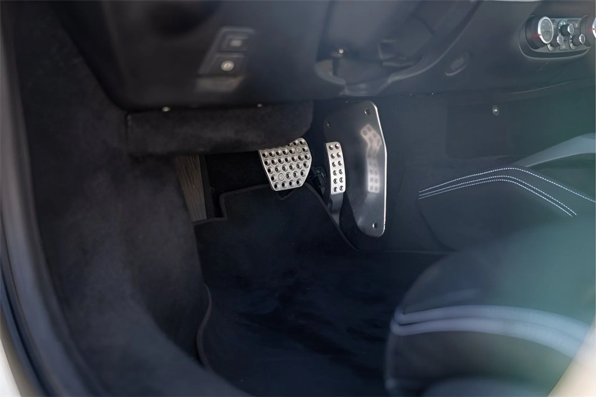 mph031_4251855461_image_33_31aac99fbd