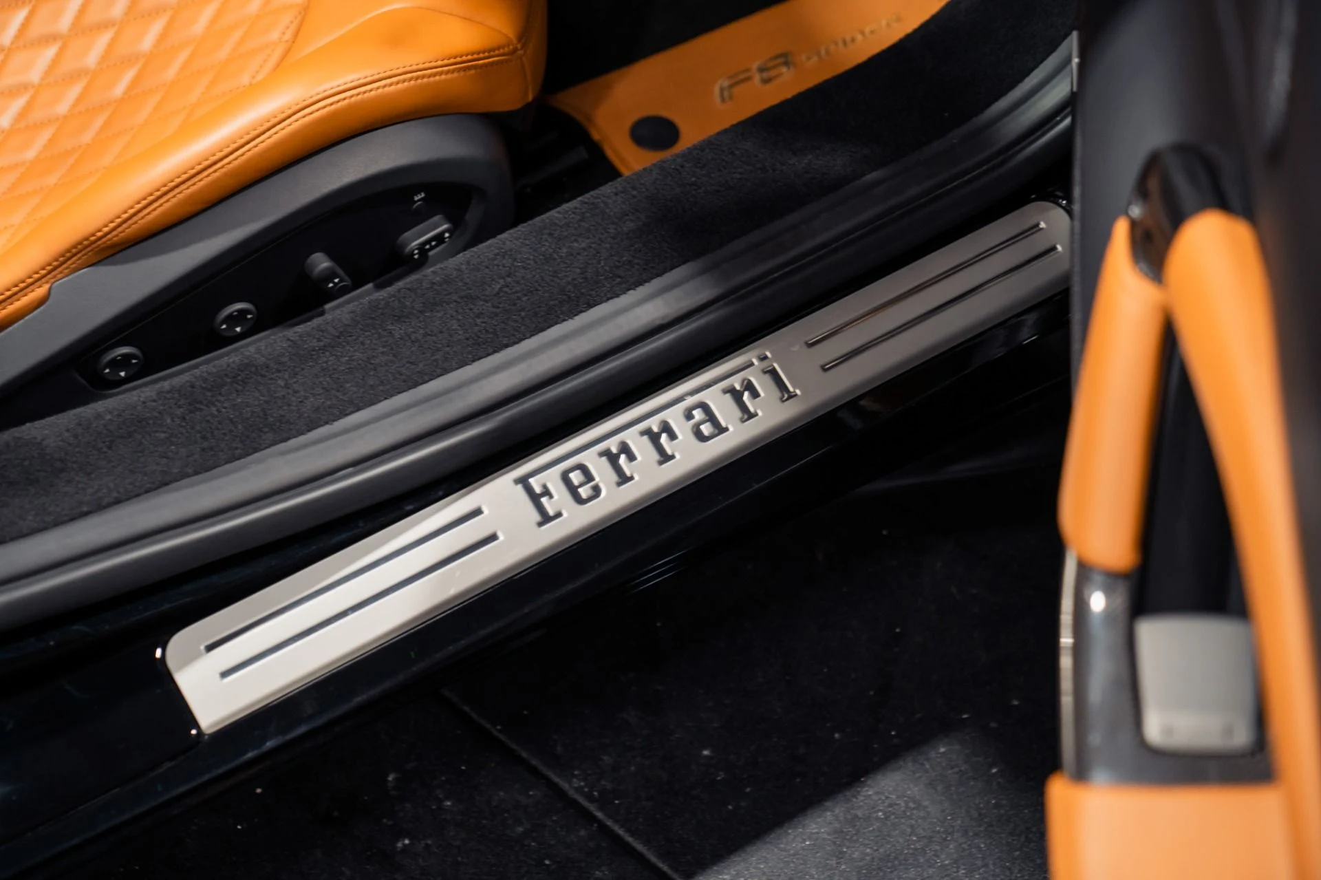 mph031_4254933527_Used_2022_Ferrari_F8_Spider_Full_Carbon_Interior_1786195652_879b65488d