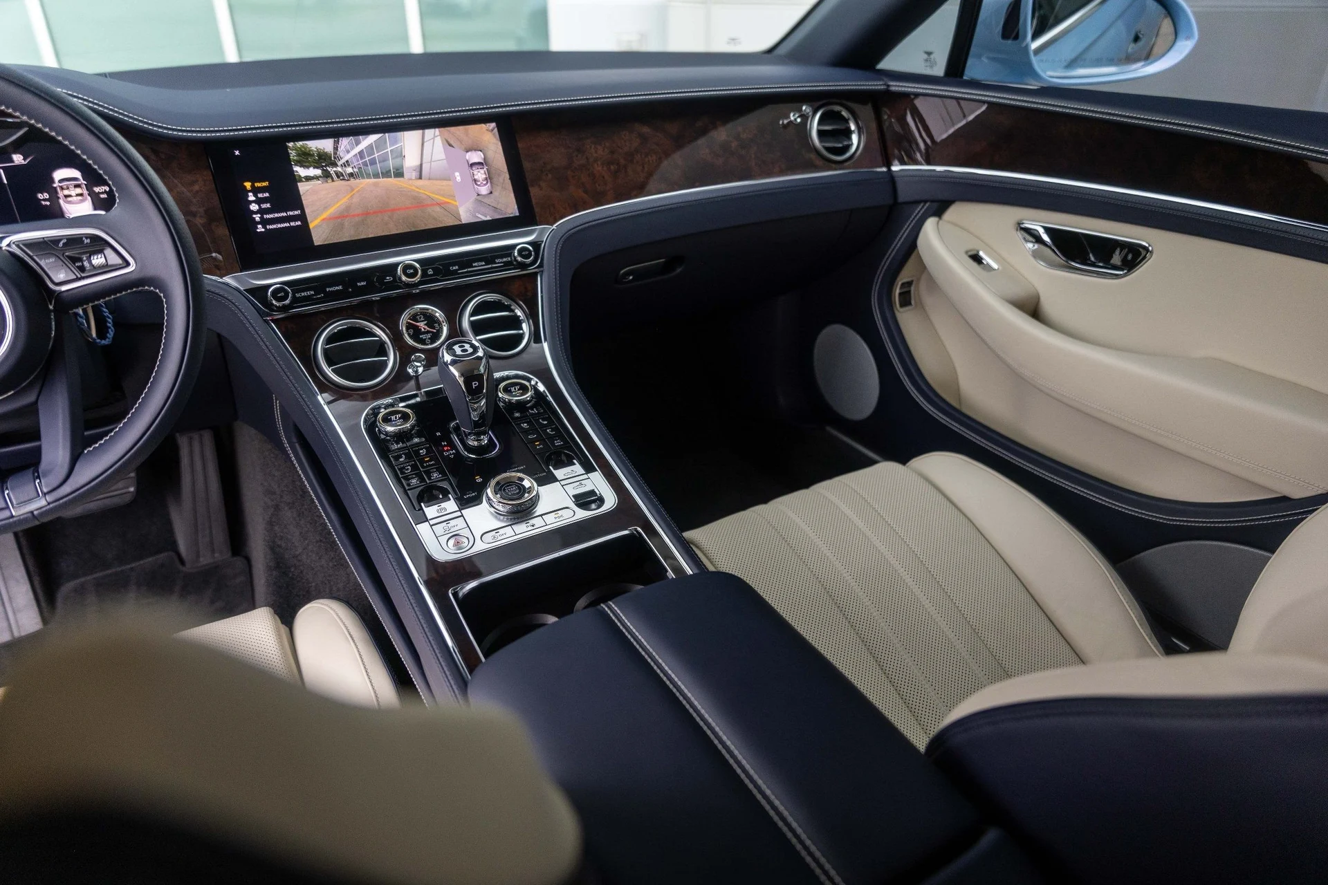 mph031_4257701103_Hi_Tech_Luxury_Imports_LLC_SCBDG_4_ZG_1_PC_008673_image_31_28c039290e