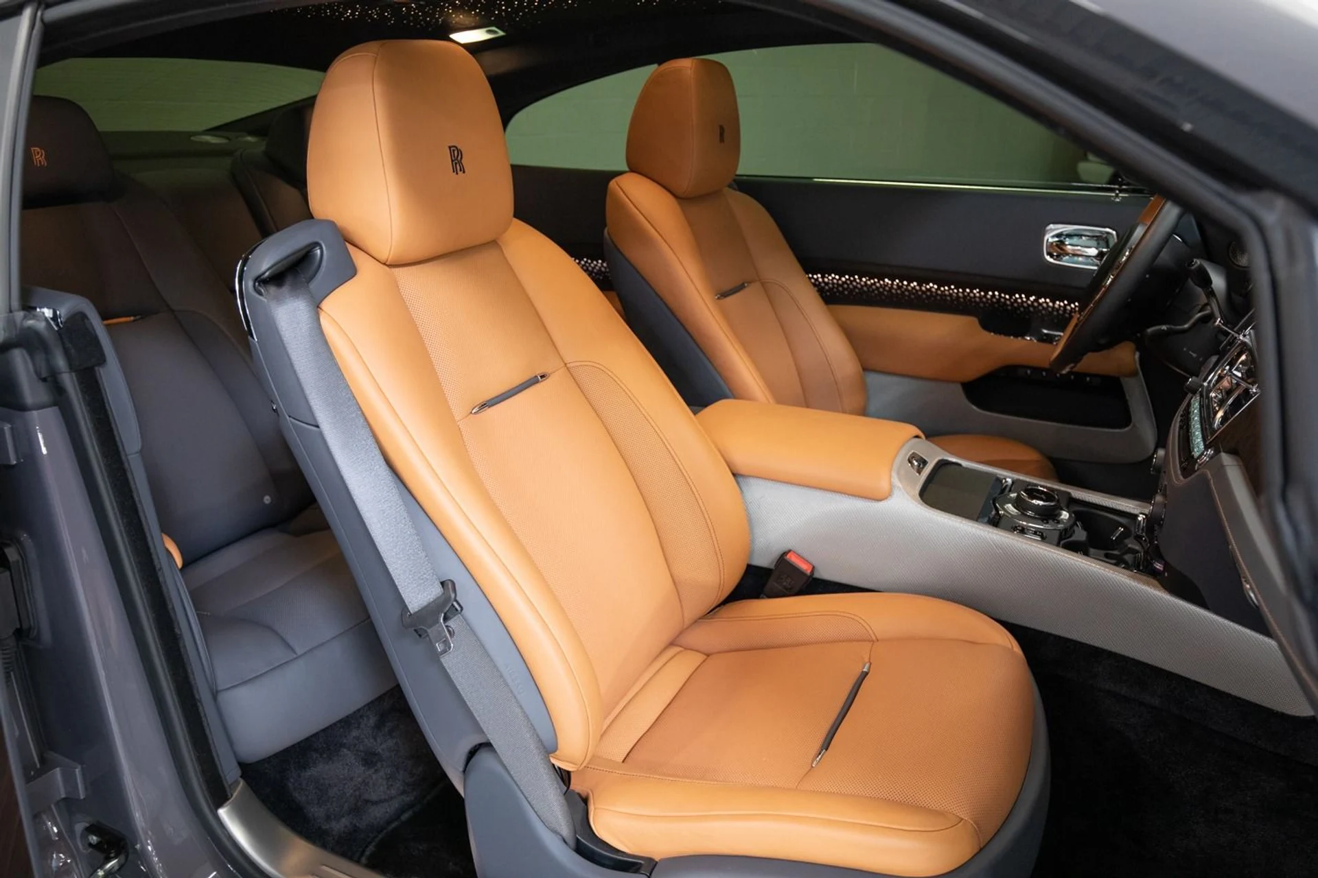 mph031_426331275_Used_2018_Rolls_Royce_Wraith_Luminary_Collection_1708563018_fd6f0a924c