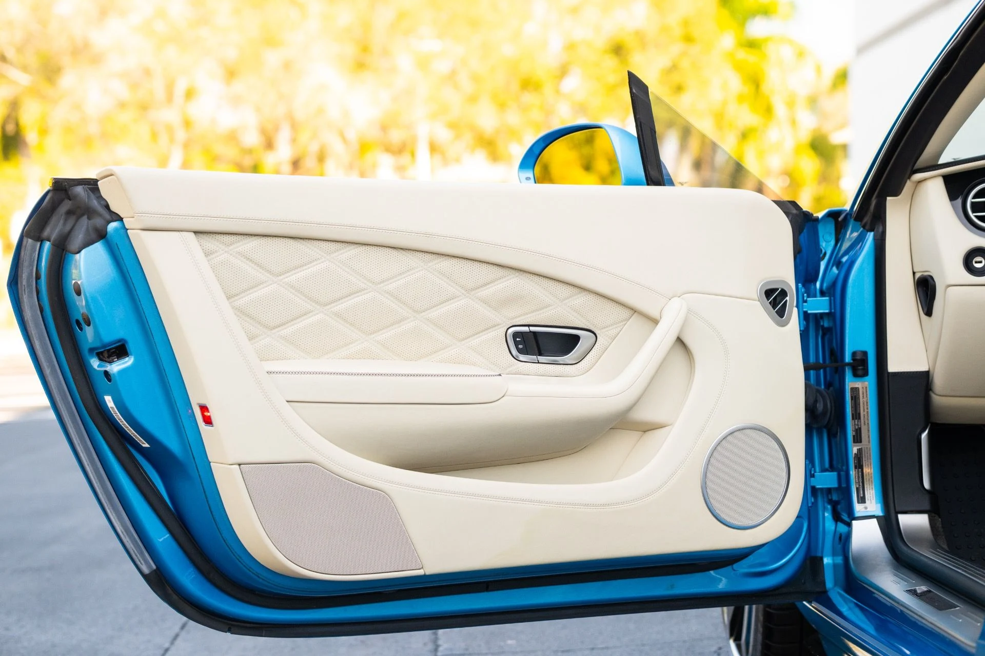 mph031_4276432583_Used_2015_Bentley_Continental_GT_V8_S_1769717310_5954a2596b