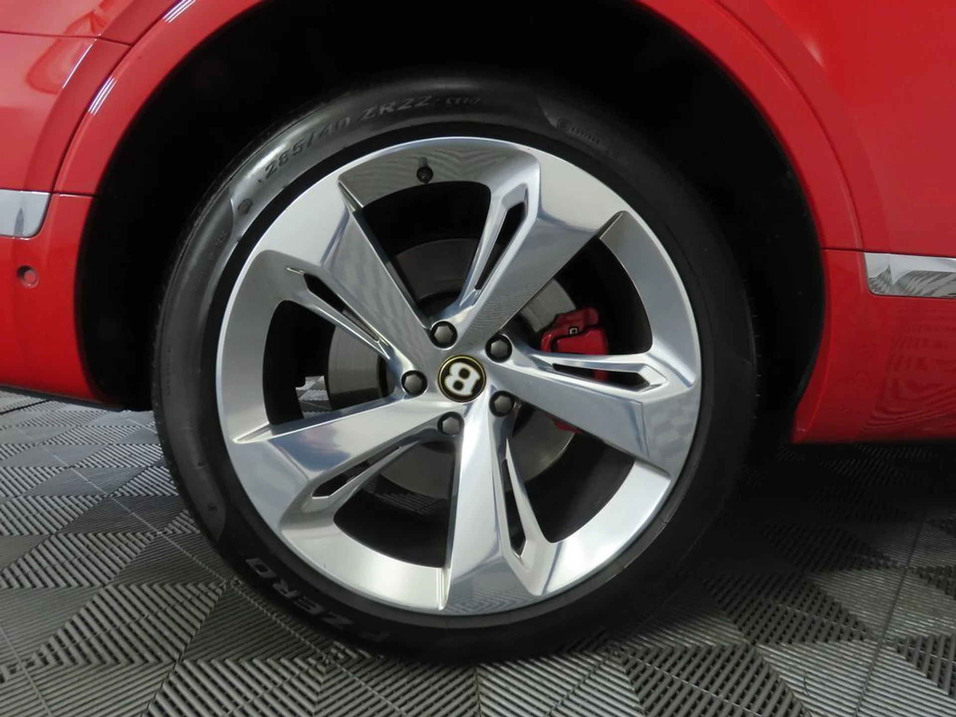 mph031_4289468937_used_2019_bentley_bentayga_v8awd_8119_22926771_32_1024_59c43455b3