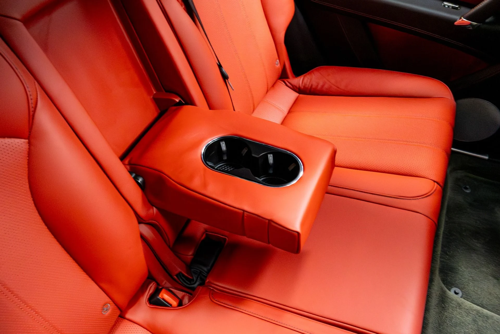 mph031_431358465_Used_2020_Bentley_Bentayga_V8_1774292202_921ab5218d