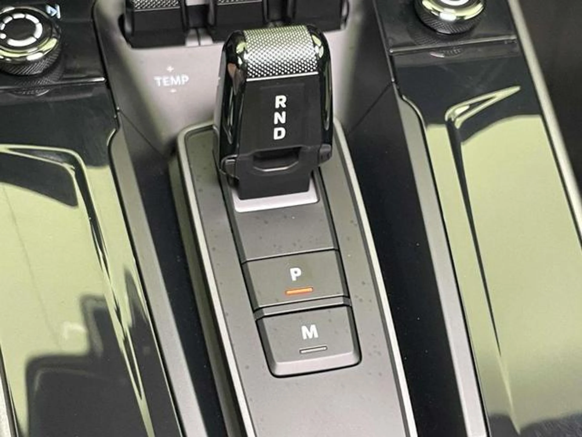 mph031_444455221_oxb_R_Wmy_S_Mx_Ez_Mzynutt_VC_7_Kvx4w_1587fffa4d