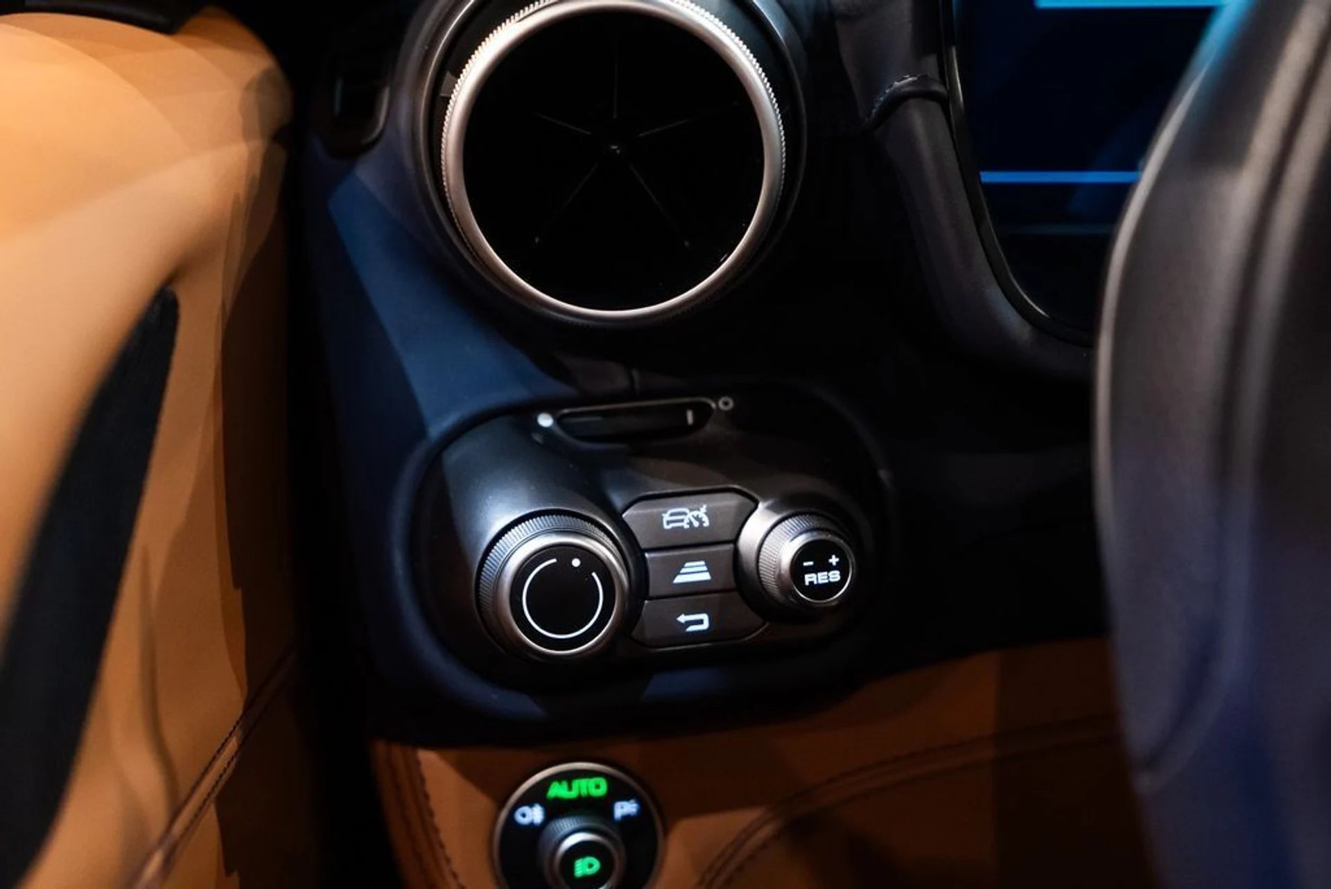 mph031_451496732_fc1483b43e7a019fb0f40305fd1a5e0a_e53145f980