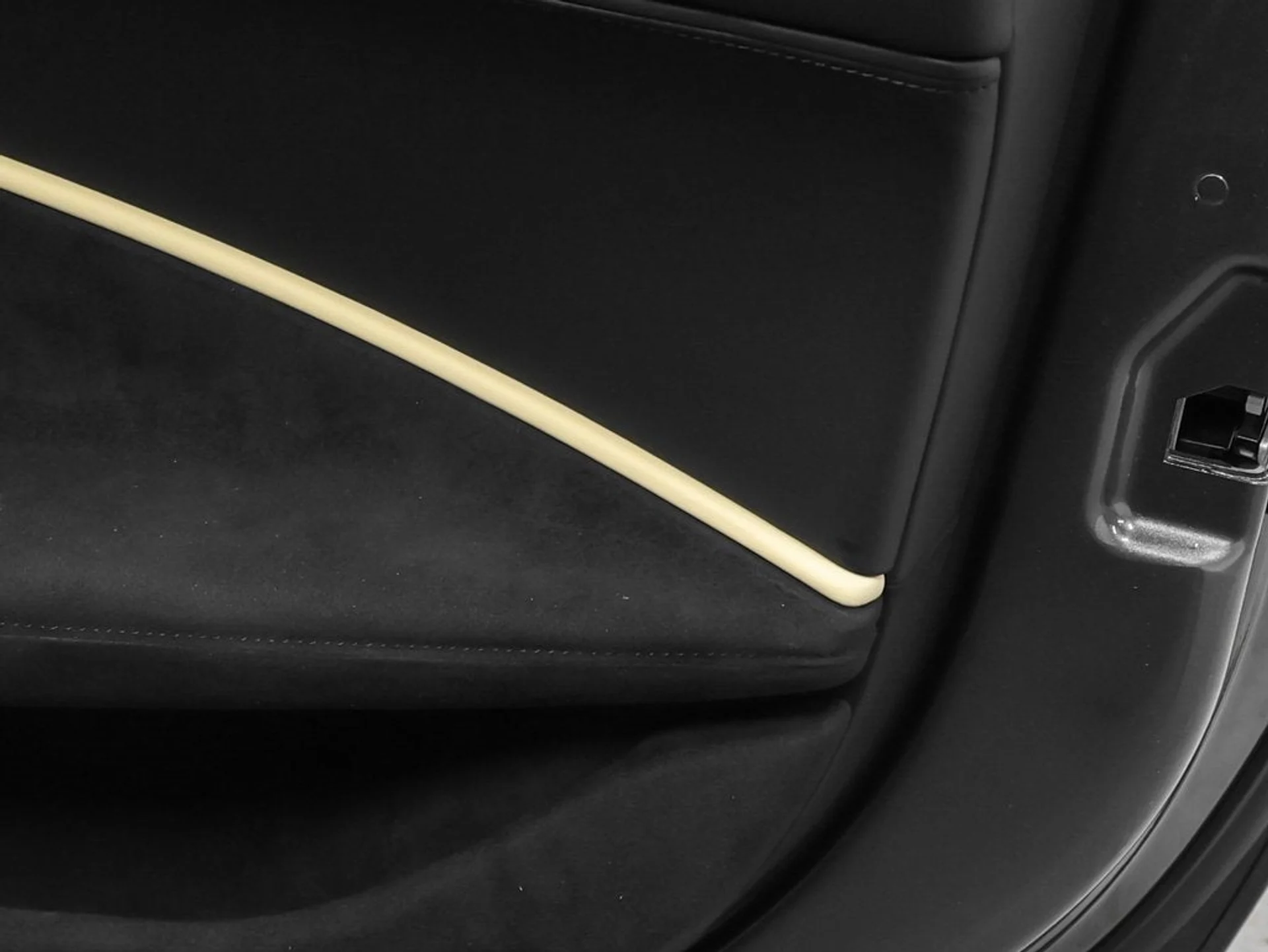 mph031_456967911_32_a4f09e2b52