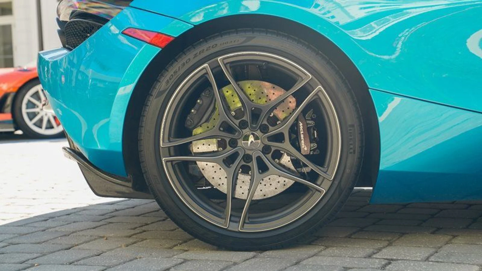 mph031_482080554_22949521_32_800_70a8008090