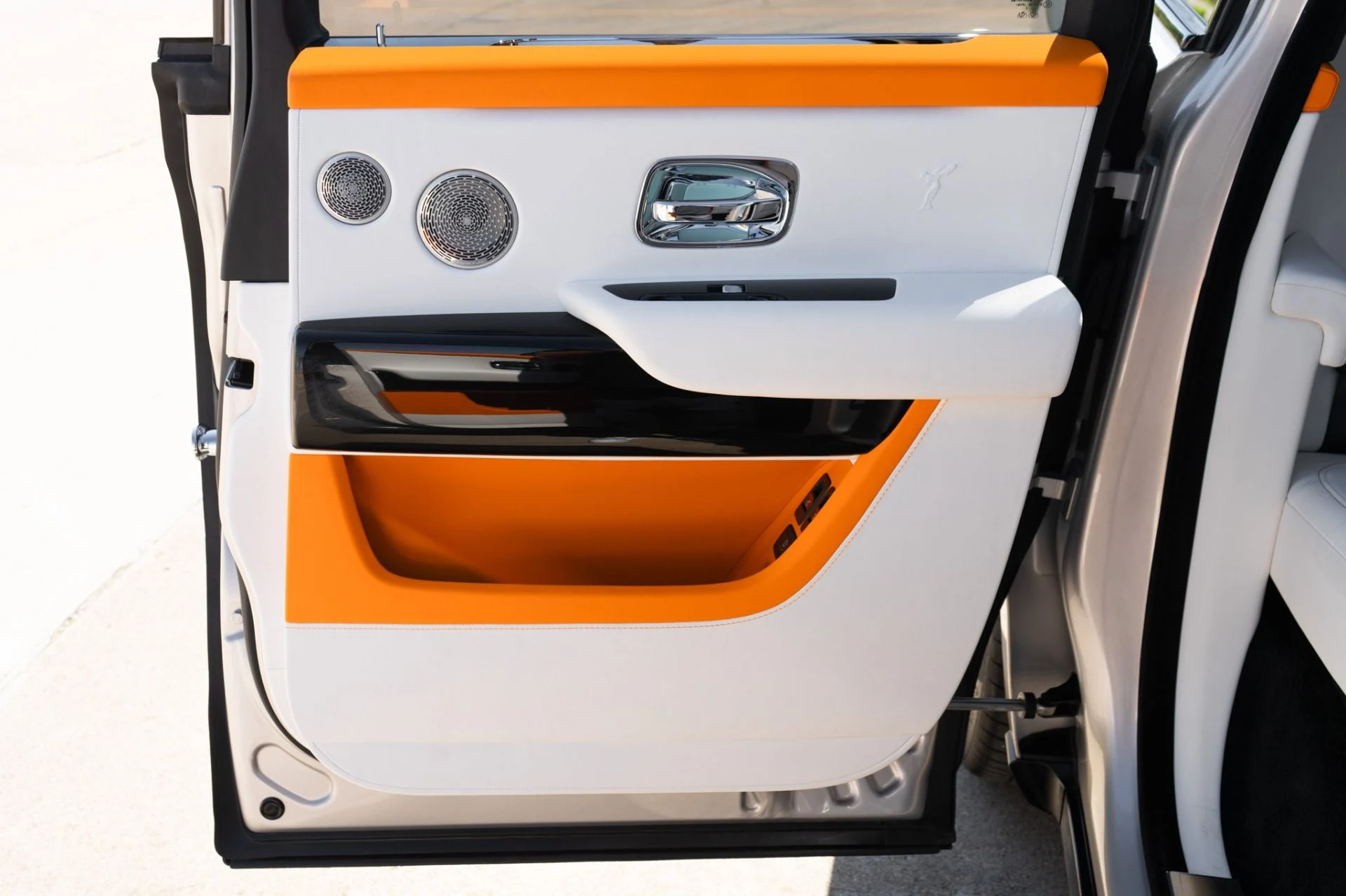 mph031_49427956_Used_2022_Rolls_Royce_Cullinan_1773433397_316e13559f