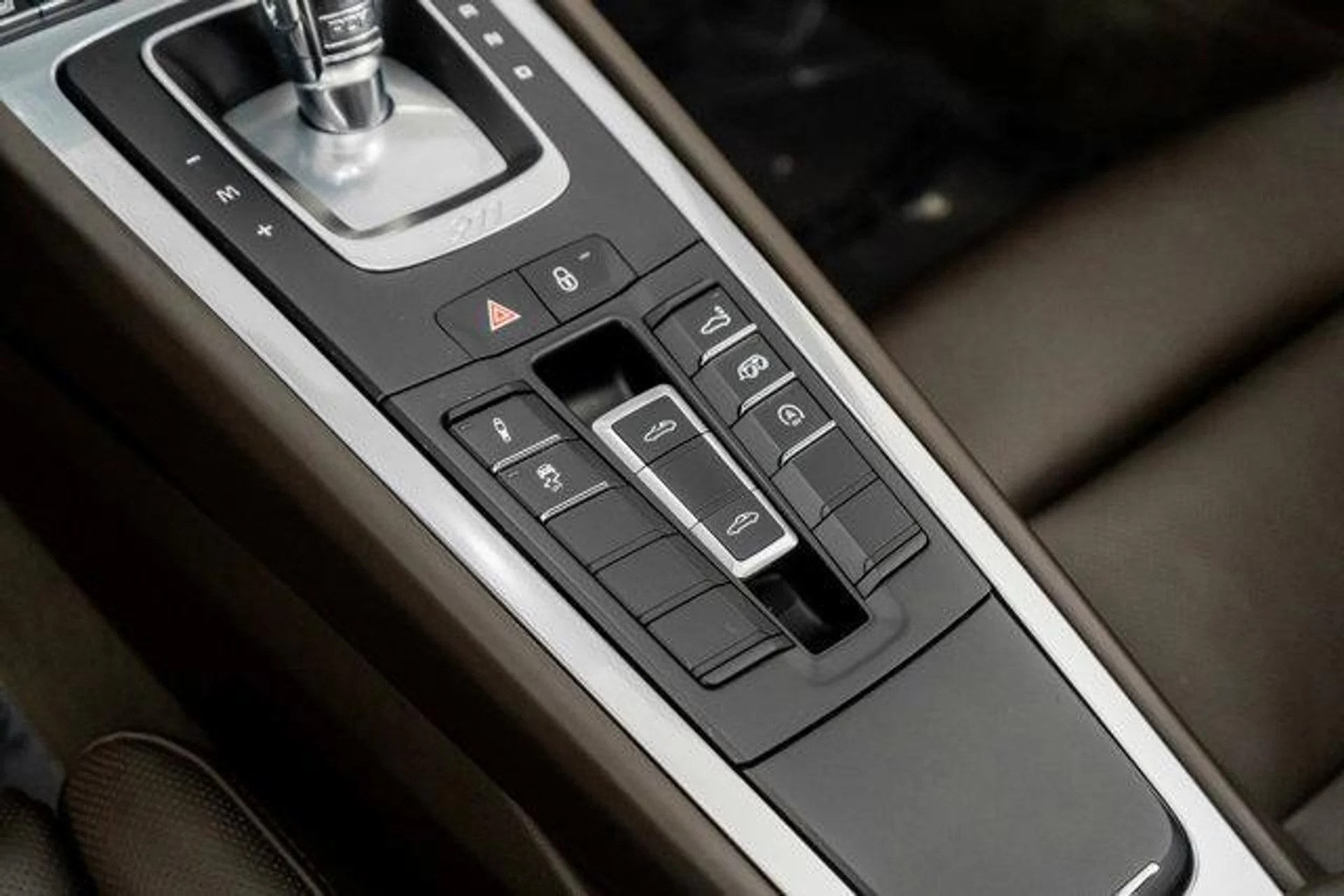 mph031_499446486_4k_Y_Js9b_MTRT_f_G_Yd7_P5_OAX_1f_Bj_A_00f3714070