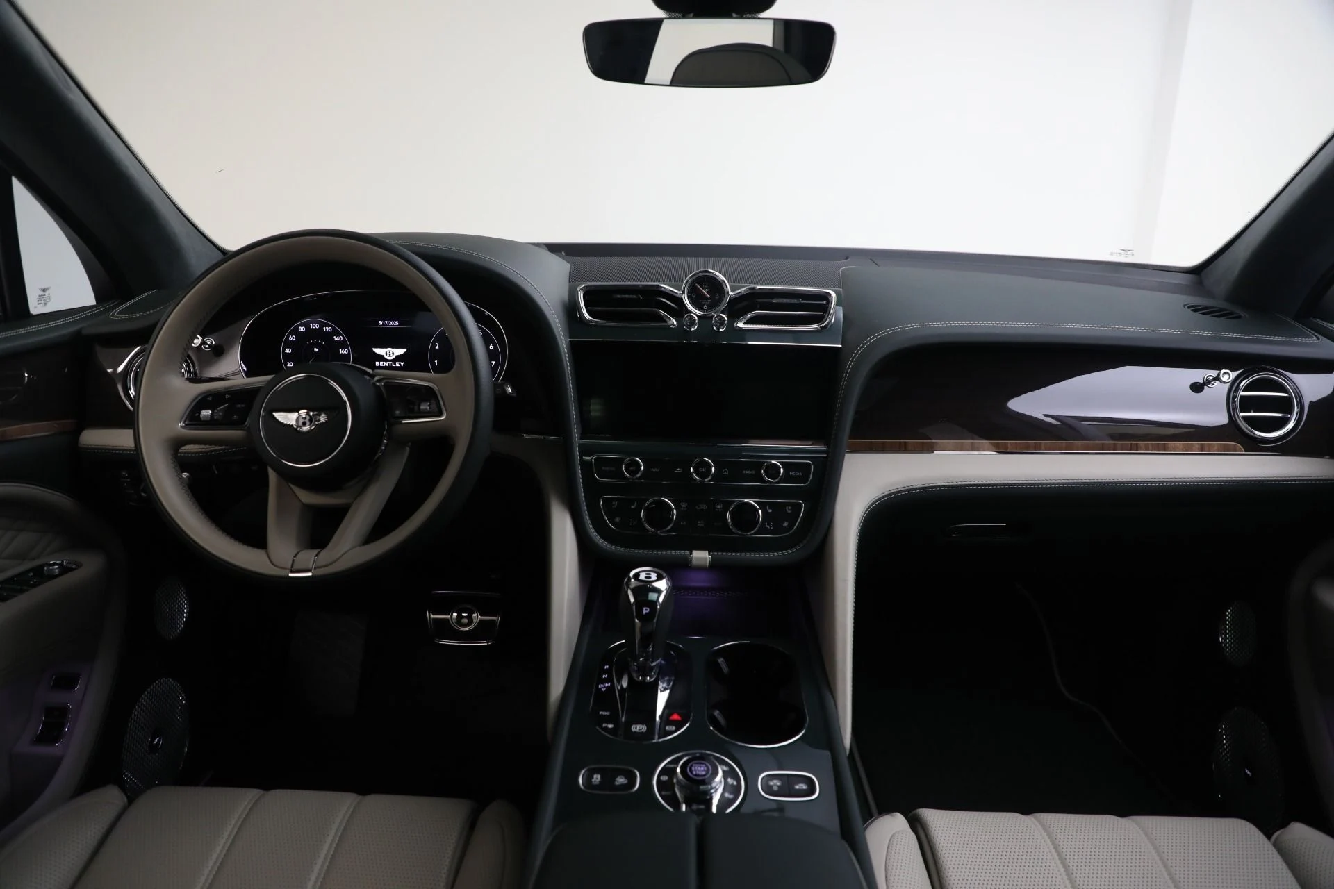 mph031_501516821_New_2023_Bentley_Bentayga_V8_78f8aec16b