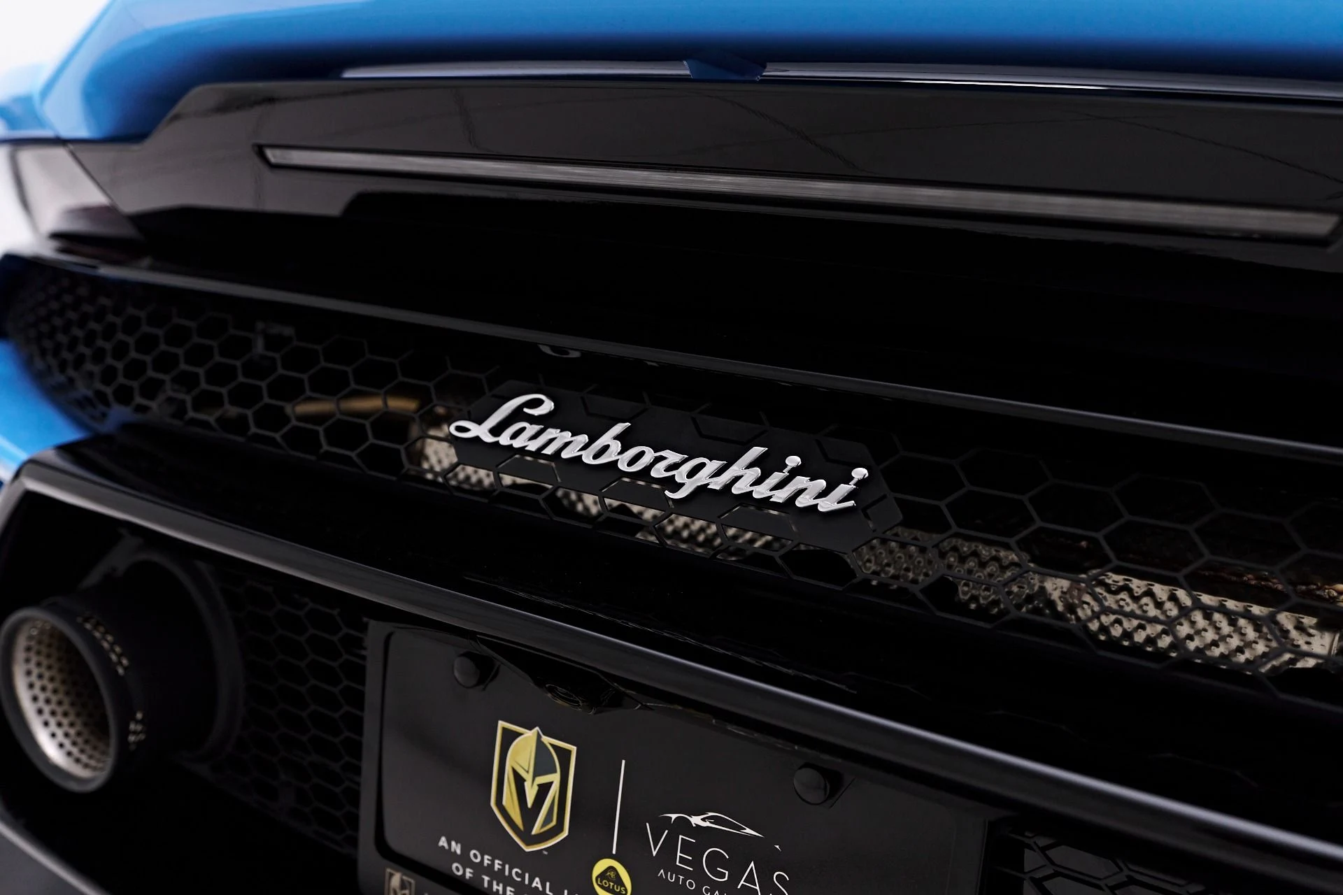 mph031_503409292_Used_2022_Lamborghini_Huracan_EVO_Base_1755812444_31096e8fdf