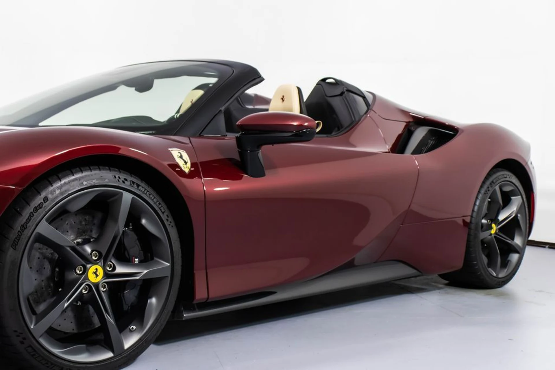 mph031_517859862_371409e7cc7e0b49e037d71b6bc08556x_9f4b7fad4b