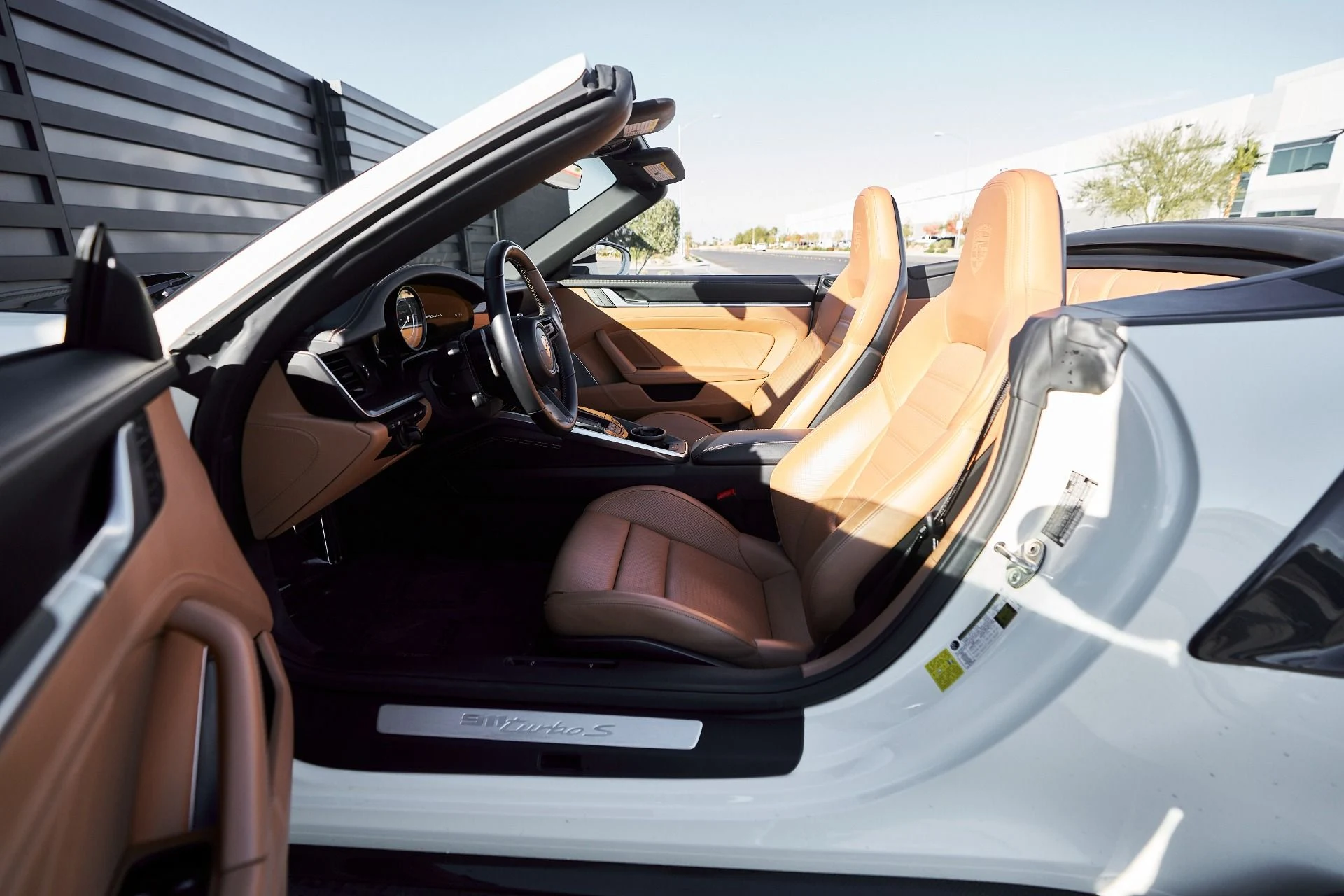 mph031_520567428_Used_2023_Porsche_911_Turbo_S_1764903170_8c277cbca5