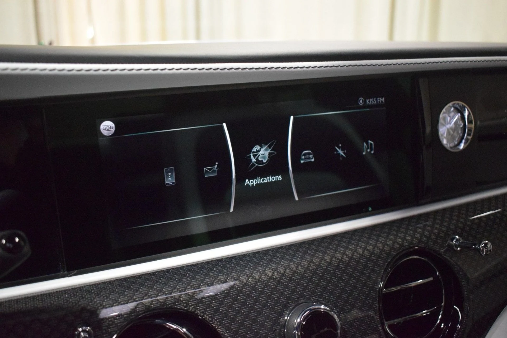 mph031_523315750_b4c426da004d4becac5b459ed4beea26x_7ec8873cb0