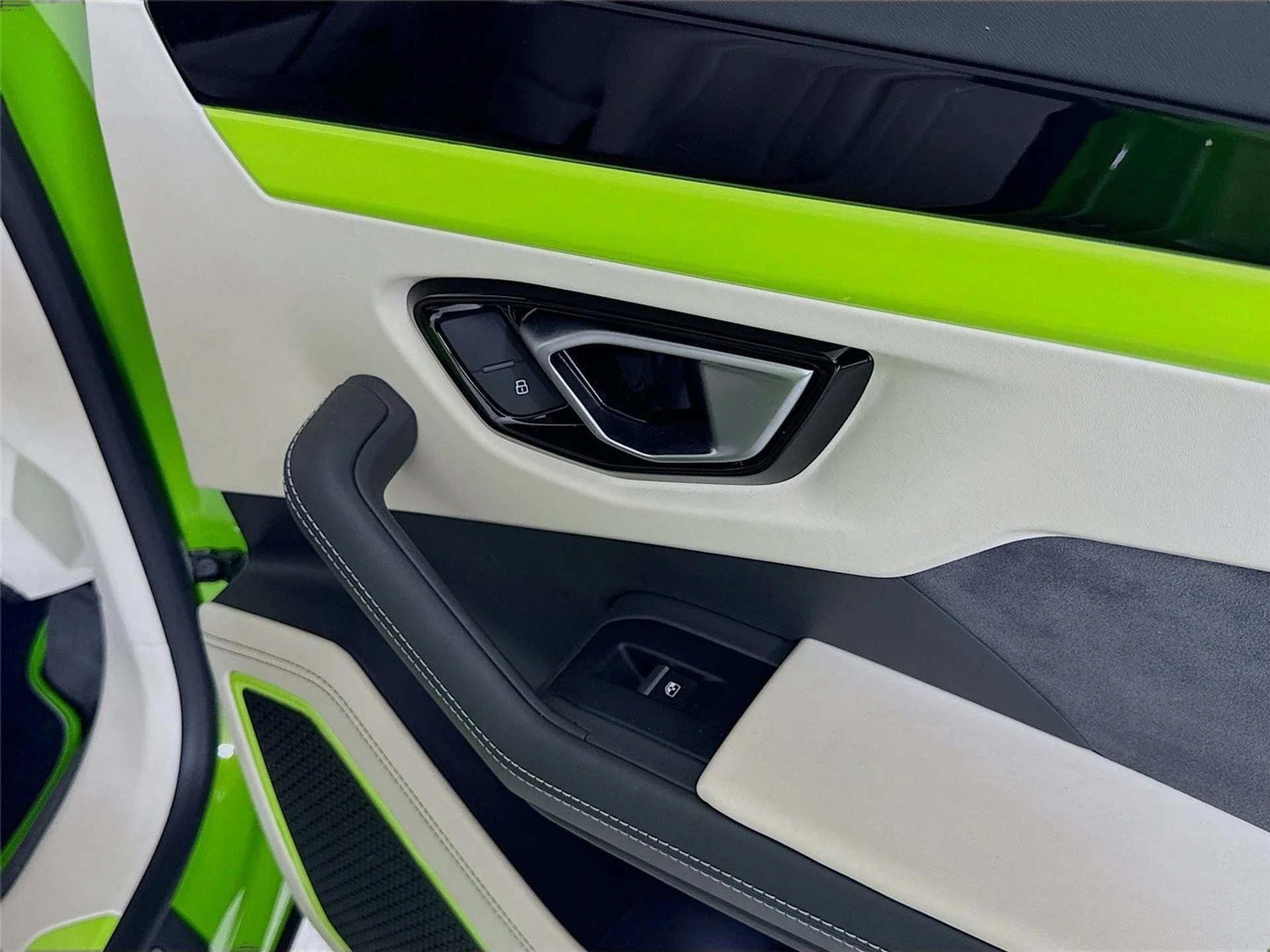 mph031_534016840_5fb7e97e074c80710130250df431e9af_44a138b041