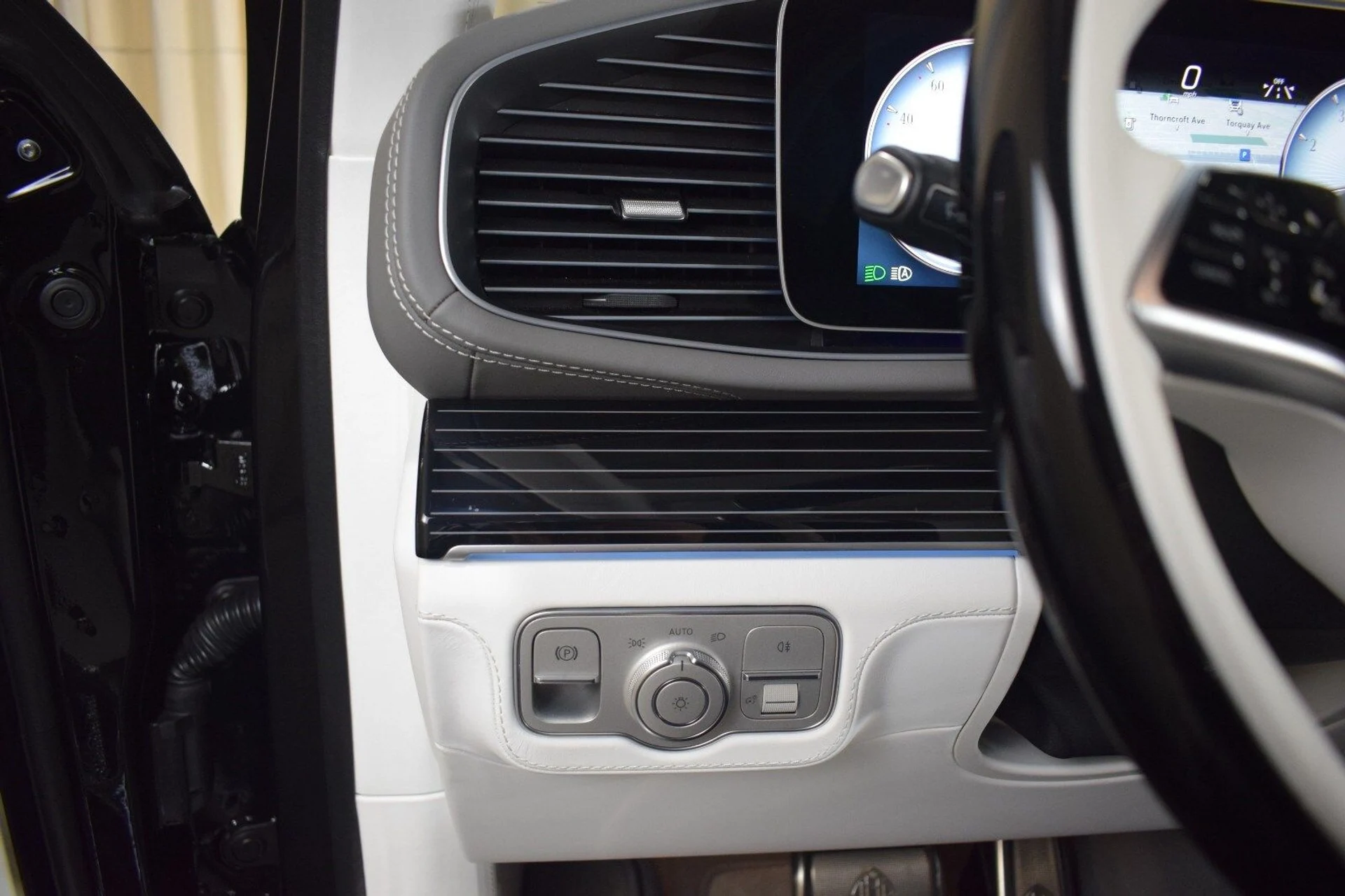 mph031_536473099_514684797669e27834a2f68aebb9966ax_c9cdad9650