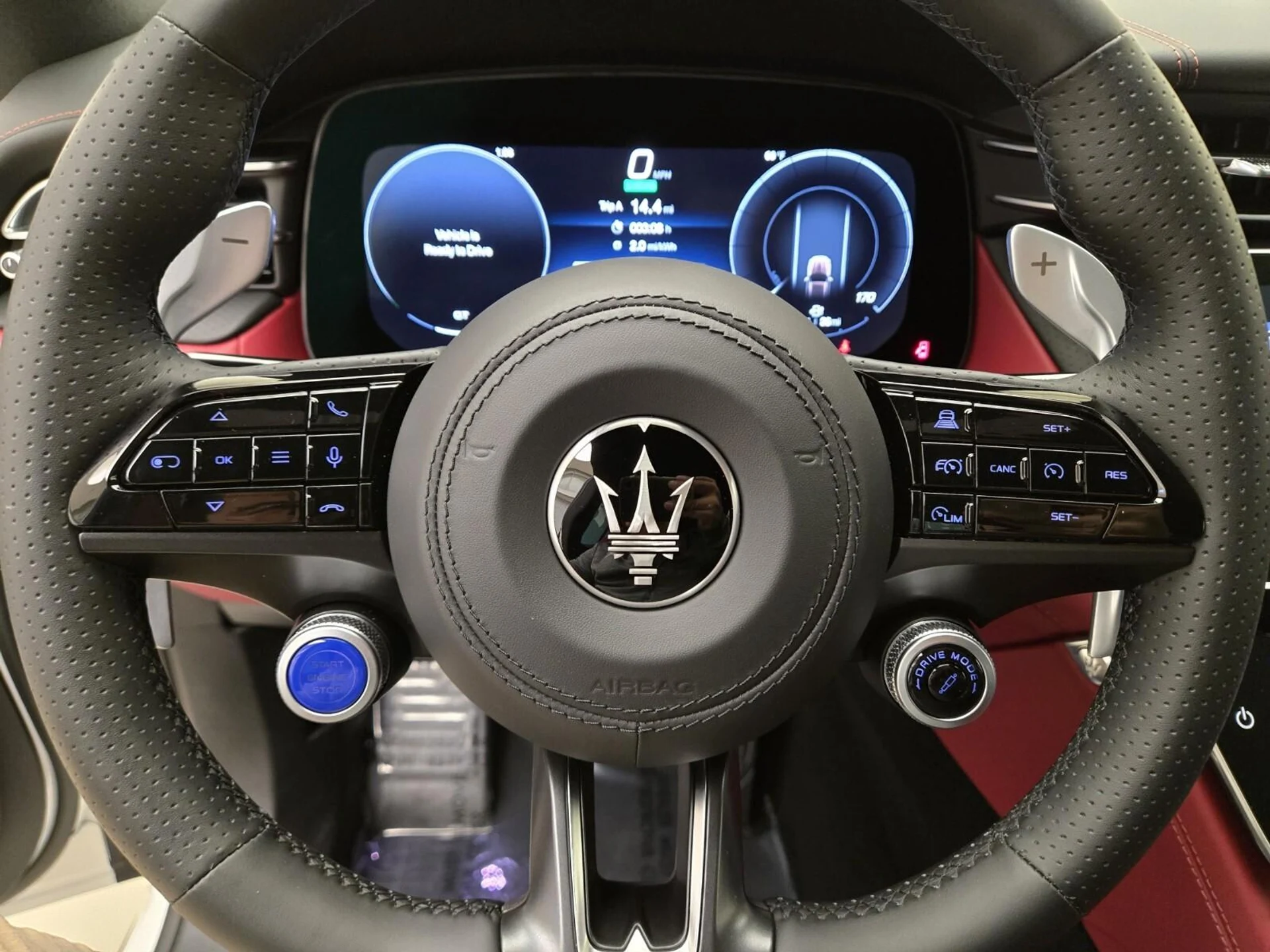 mph031_541931143_New_2025_Maserati_Grecale_Folgore_1753162046_0306061496