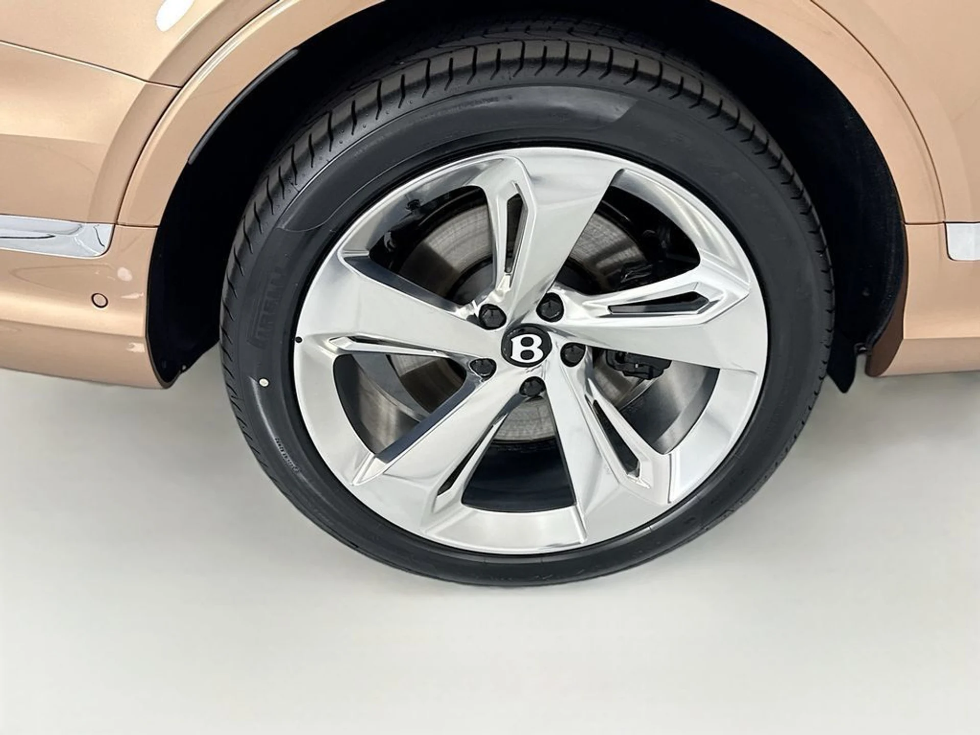 mph031_542479886_new_2026_bentley_bentayga_8119_23010475_32_1024_db66f0e010