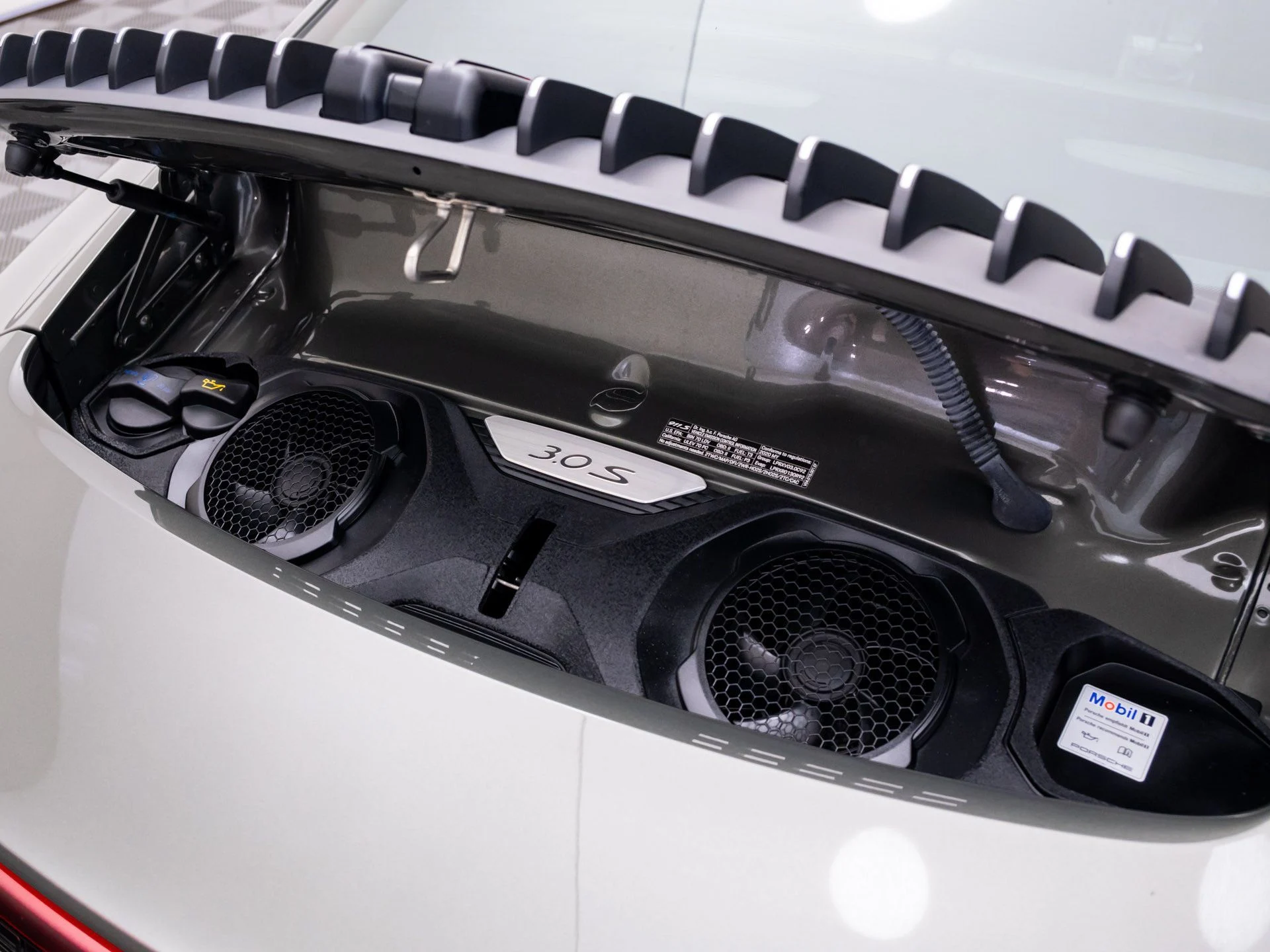 mph031_548905807_a0f54d4e91d918d51b9f624aad1de356x_a6d88ccbd1