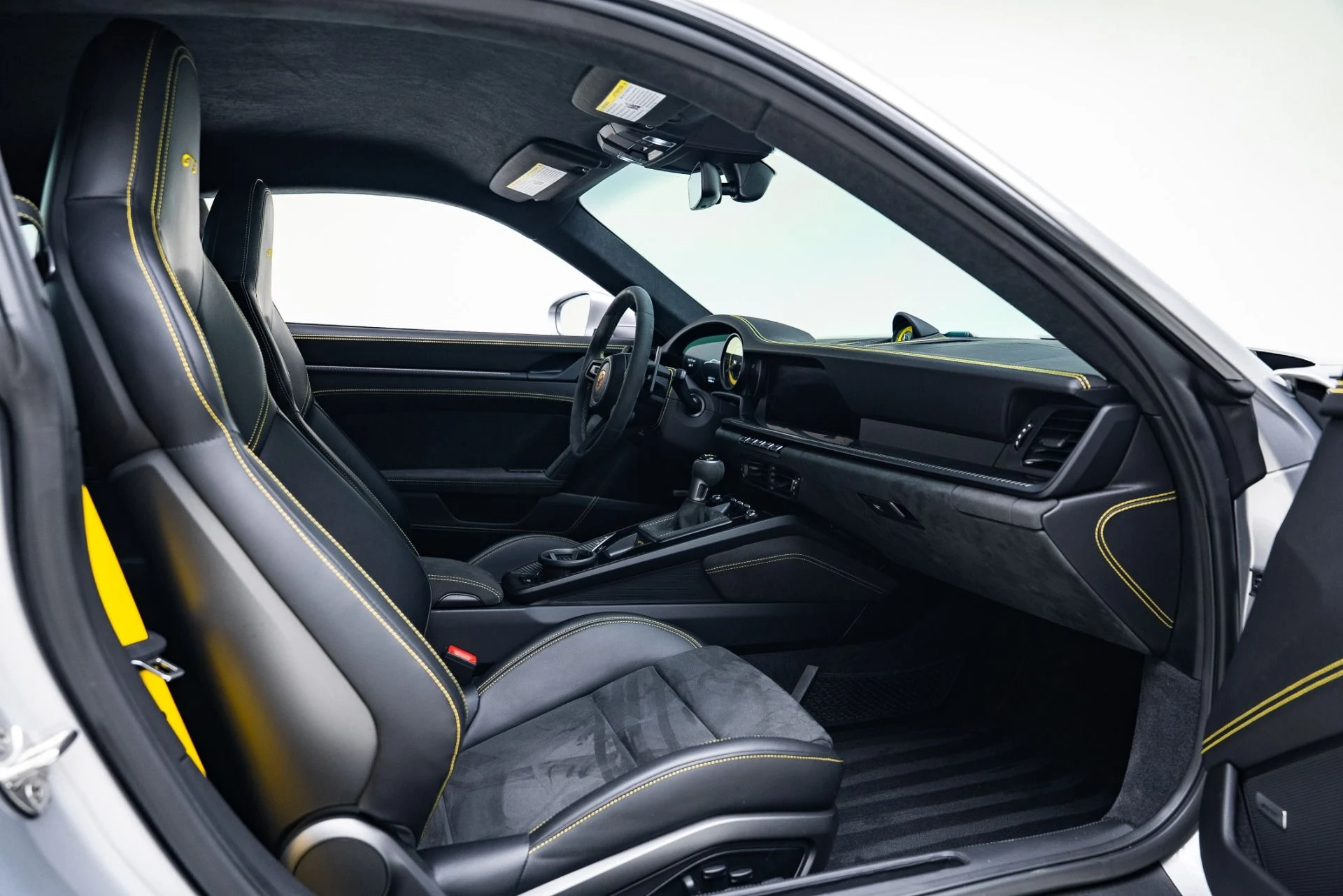 mph031_567444210_Used_2022_Porsche_911_GT_3_1766184679_bb887a2e92