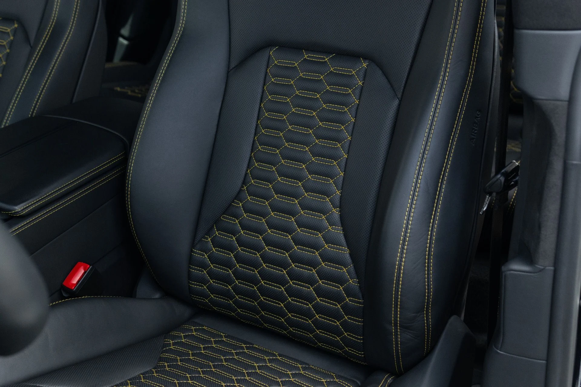 mph031_571994592_Used_2022_Lamborghini_Urus_1776127481_b4401dfa3b